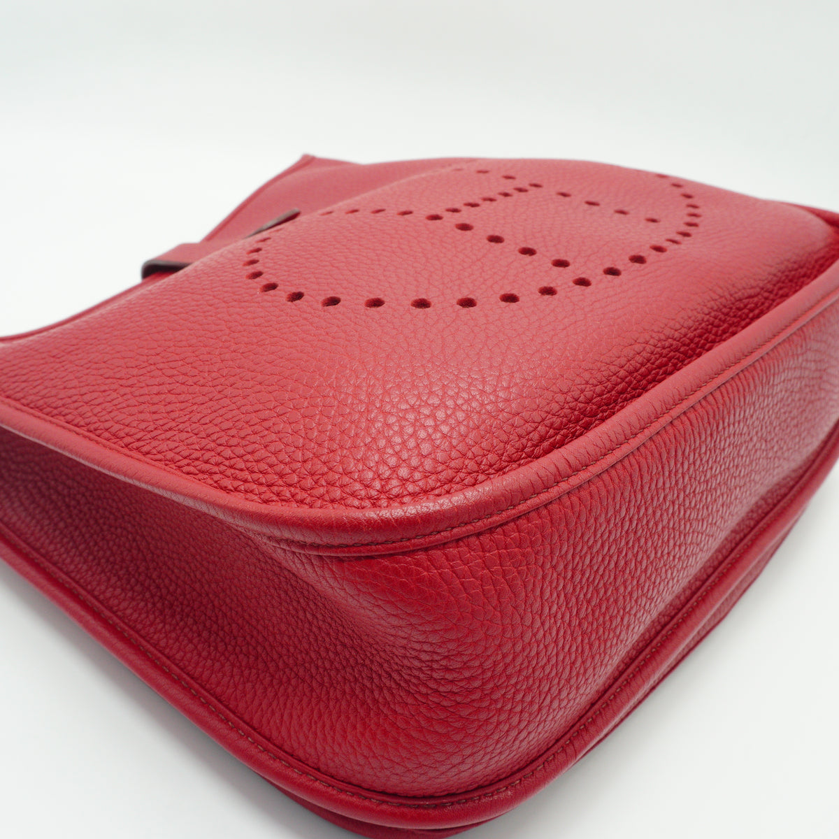 Hermes	Evelyn Red Crossbody Bag Red Medium SHW