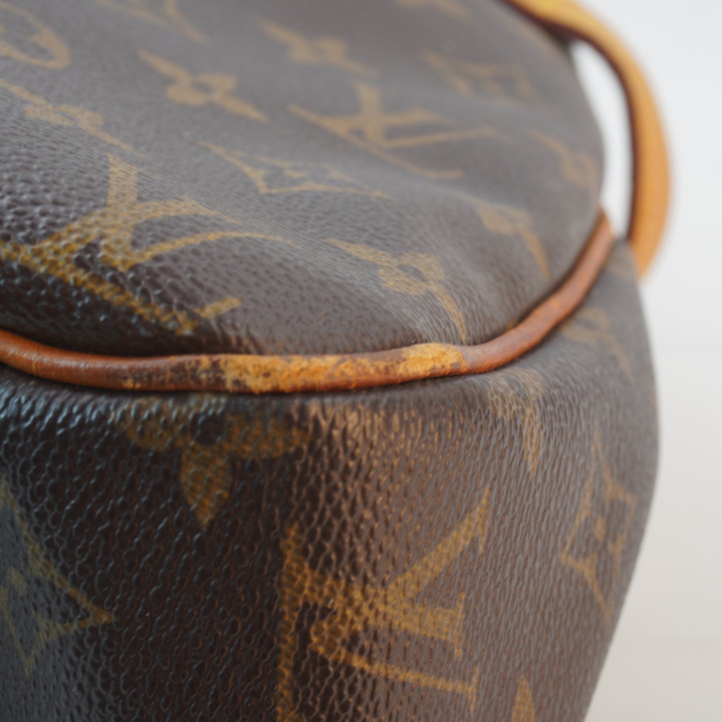 Louis Vuitton	Batignolles Horizontal GHW Large