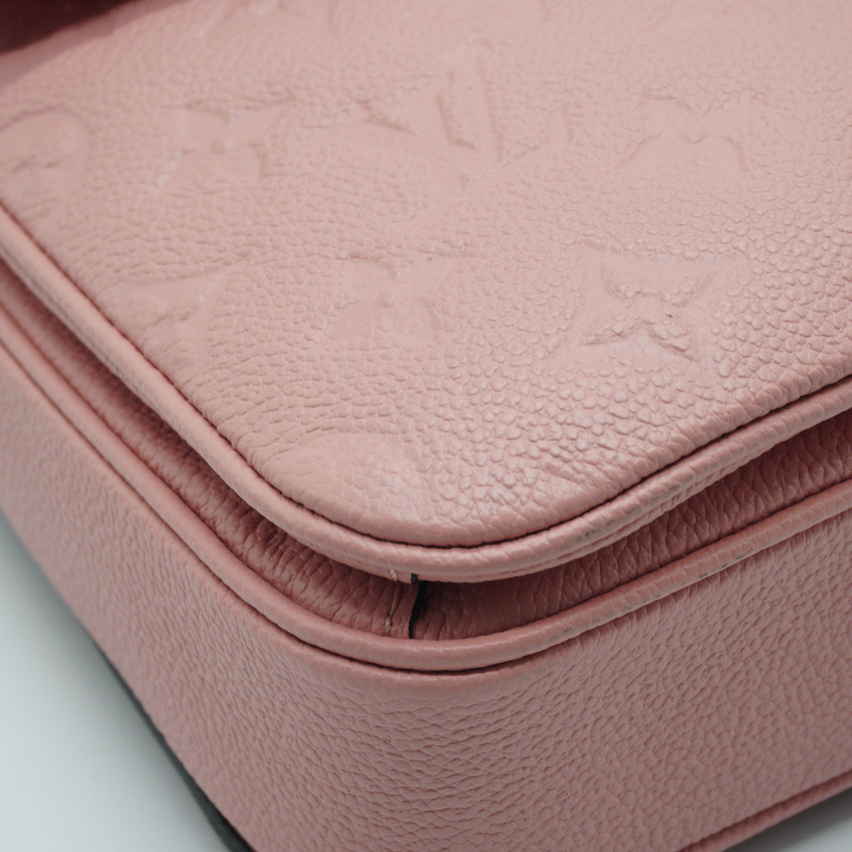 Louis Vuitton Pochette Metis MM Mono Empreinte Pink GHW