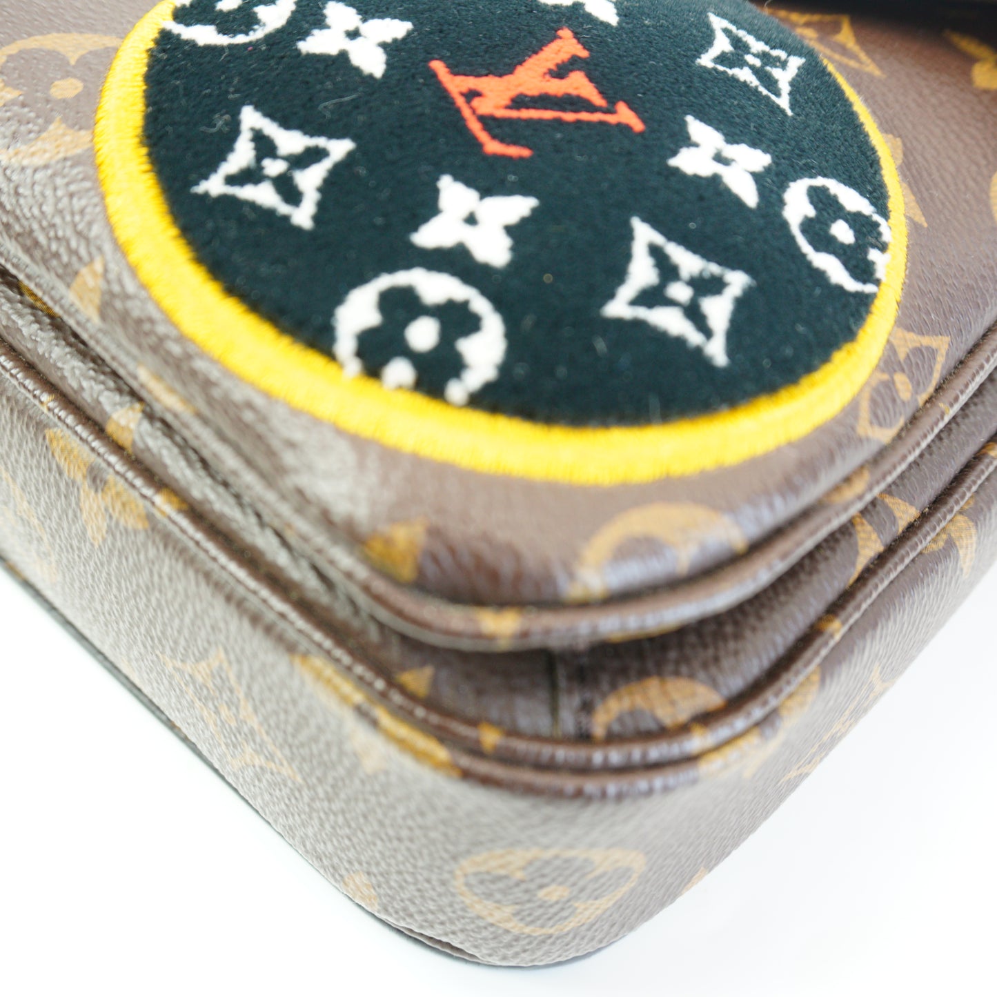 Louis Vuitton	Patches Pochette Metis GHW Small
