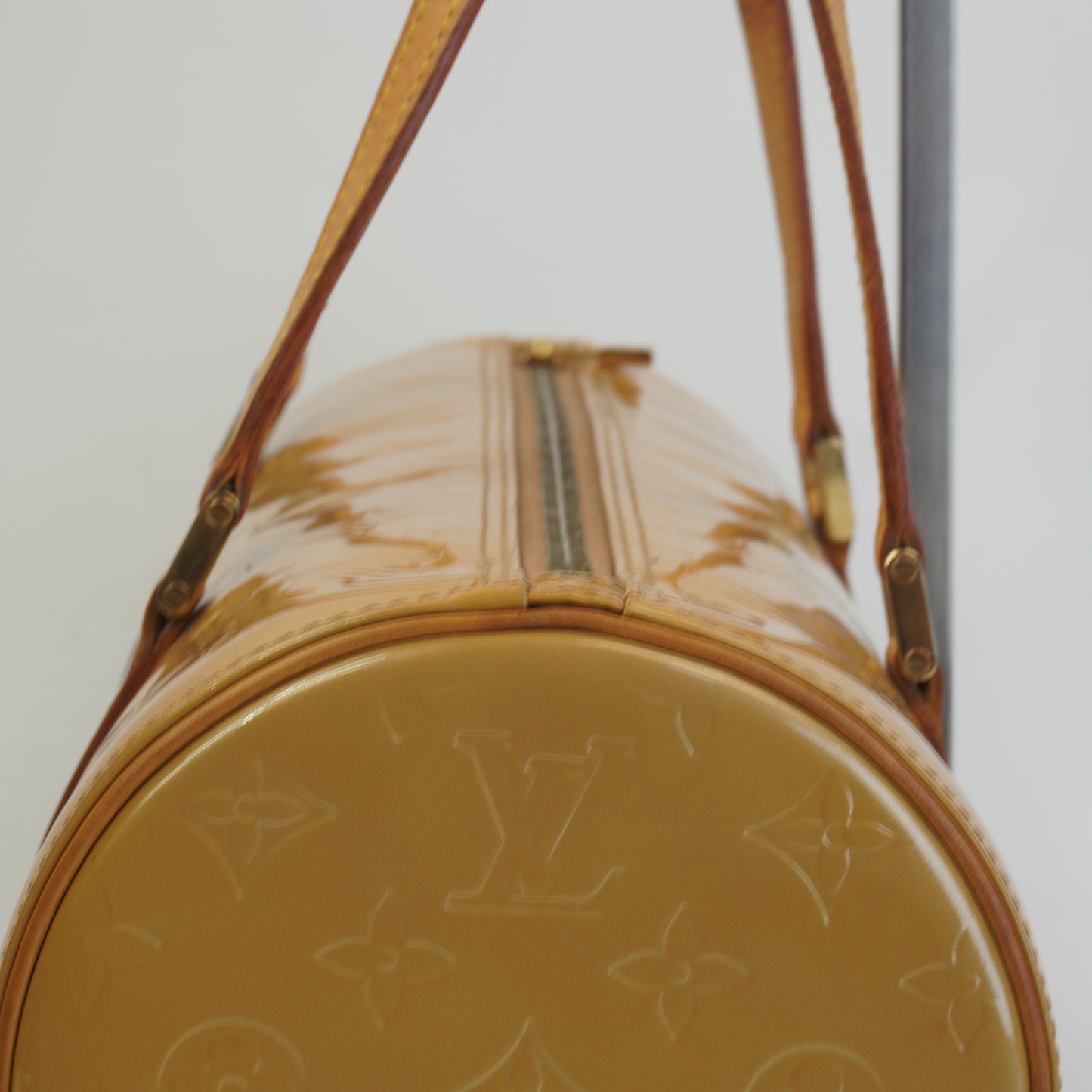 Louis Vuitton	Papillon Patent GHW Medium
