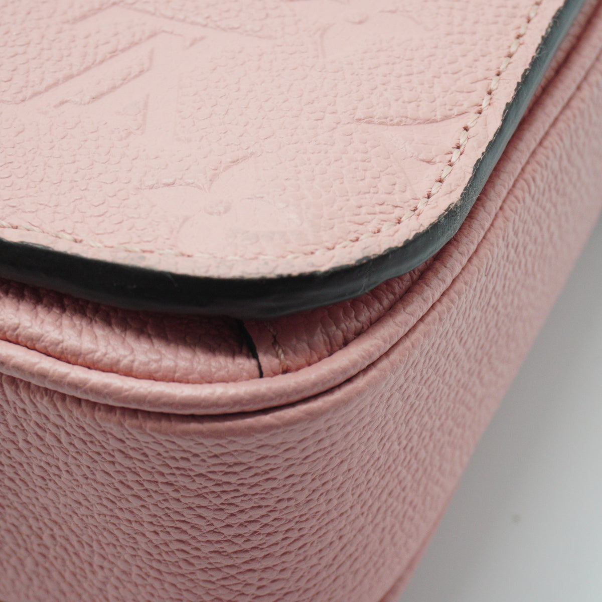 Louis Vuitton Pochette Metis MM Mono Empreinte Pink GHW