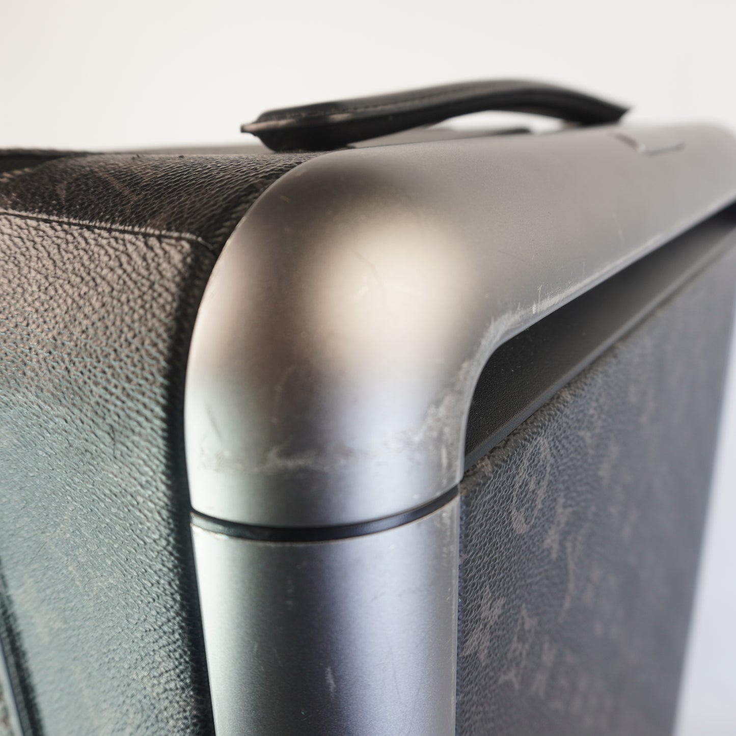 Louis Vuitton	Horizon 70 Black Monogram