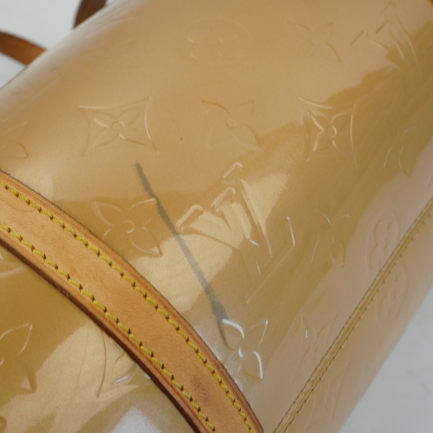 Louis Vuitton	Papillon Patent GHW Medium