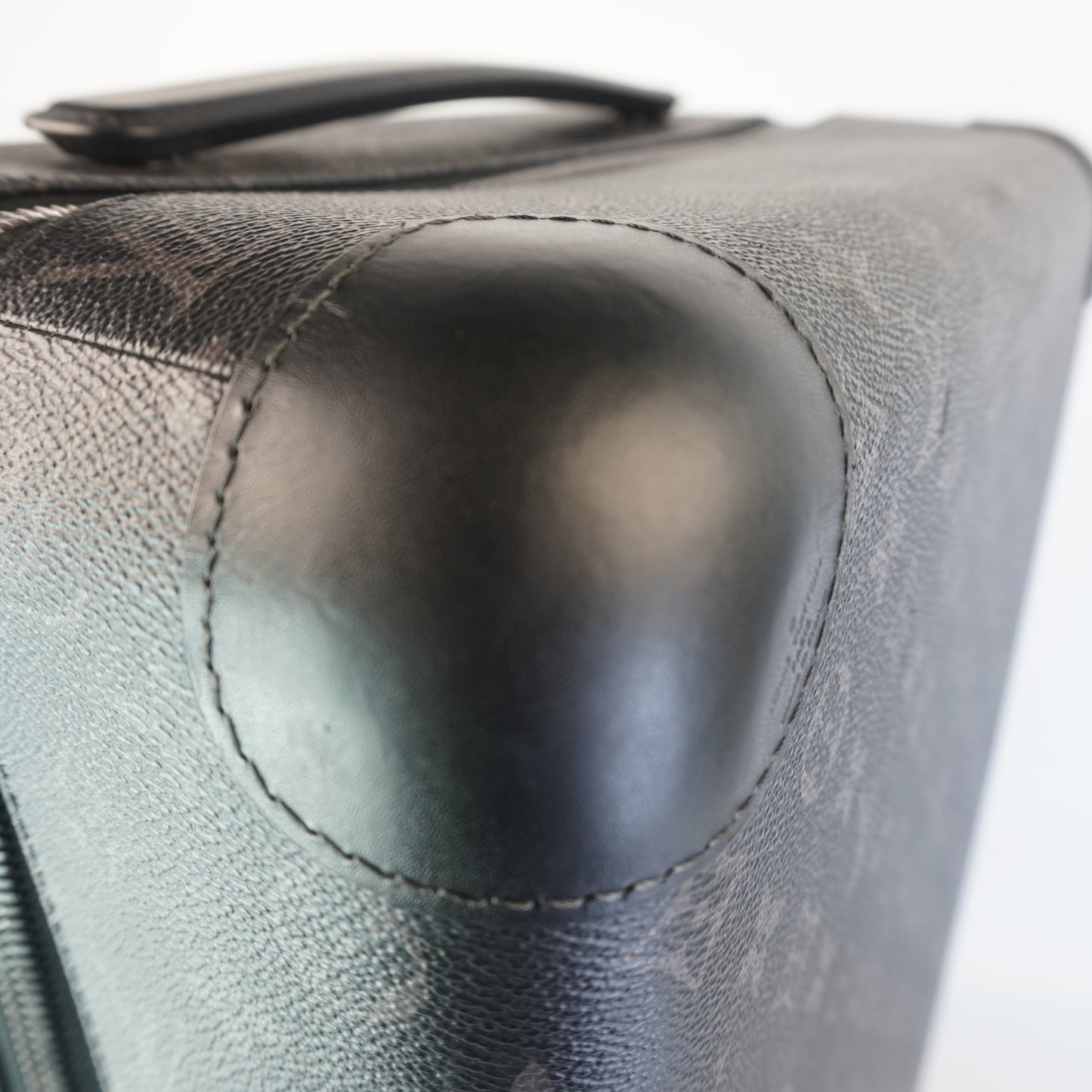 Louis Vuitton	Horizon 70 Black Monogram