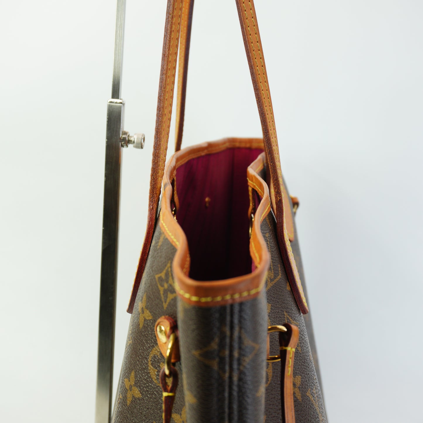 Louis Vuitton	Neverfull Tote Bag GHW MM