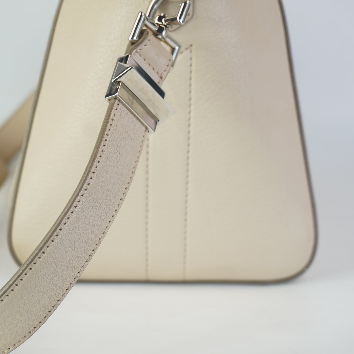 Givenchy Antigona SHW Medium