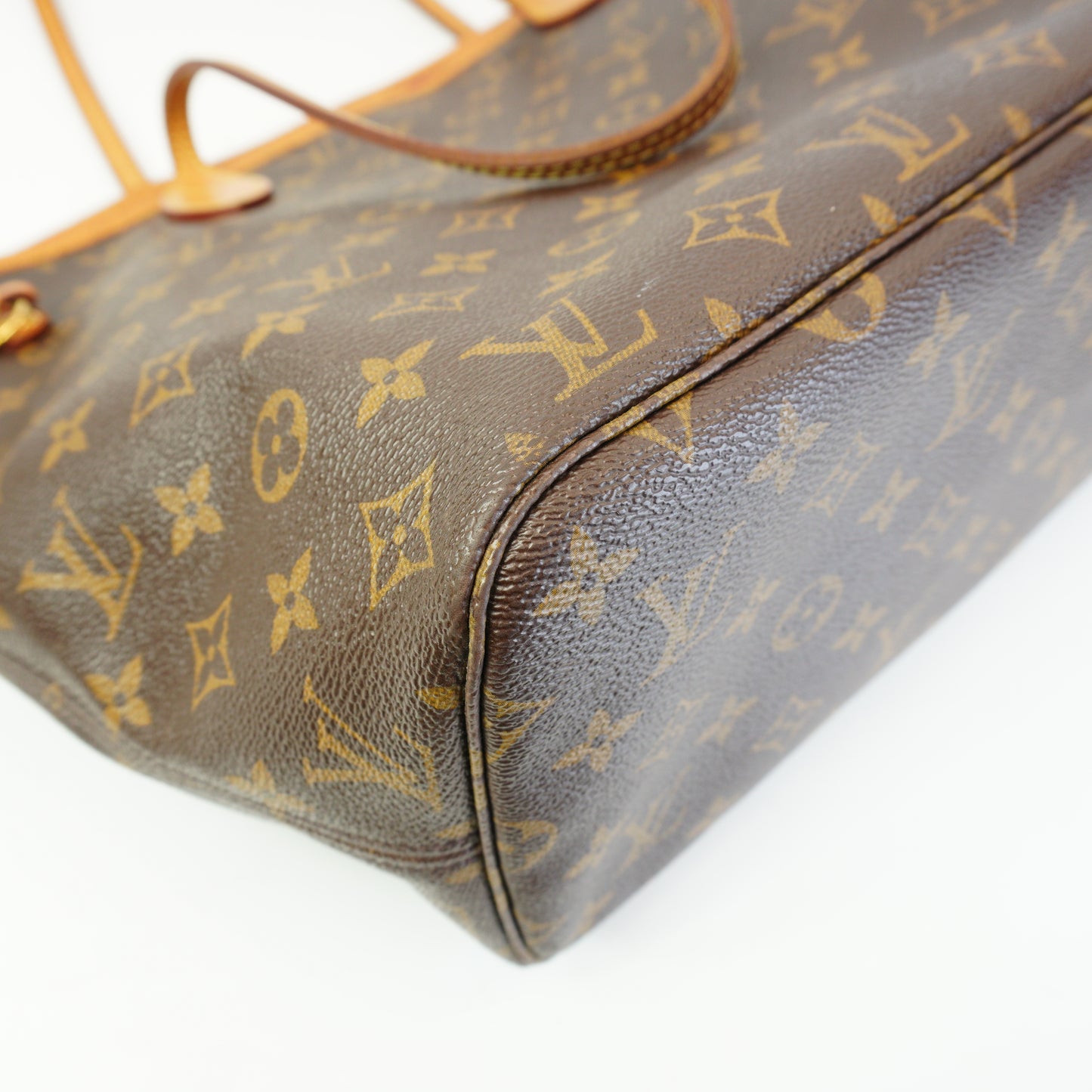 Louis Vuitton	Neverfull Tote Bag GHW MM