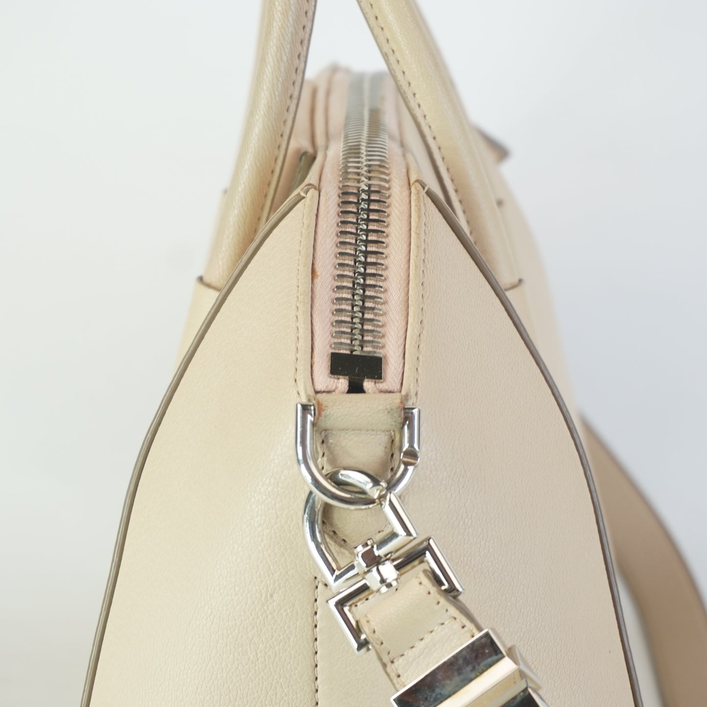 Givenchy Antigona SHW Medium