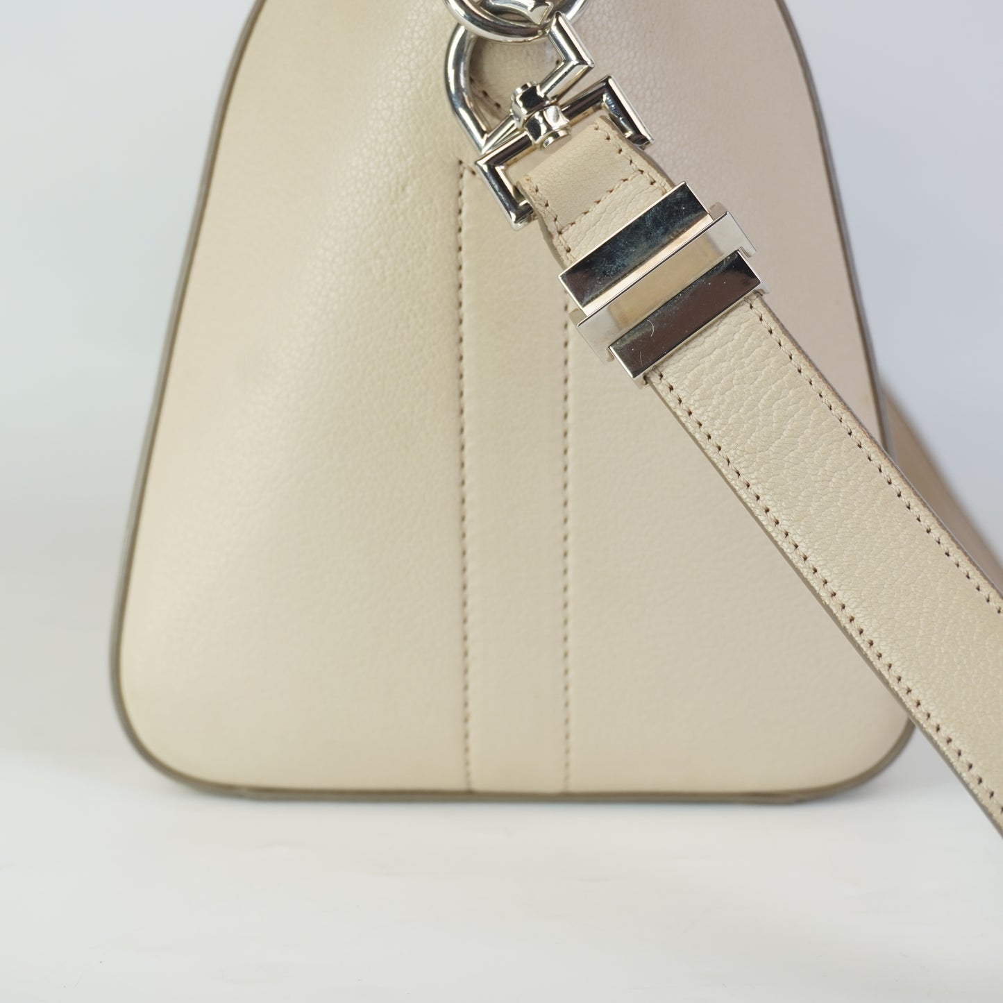 Givenchy Antigona SHW Medium