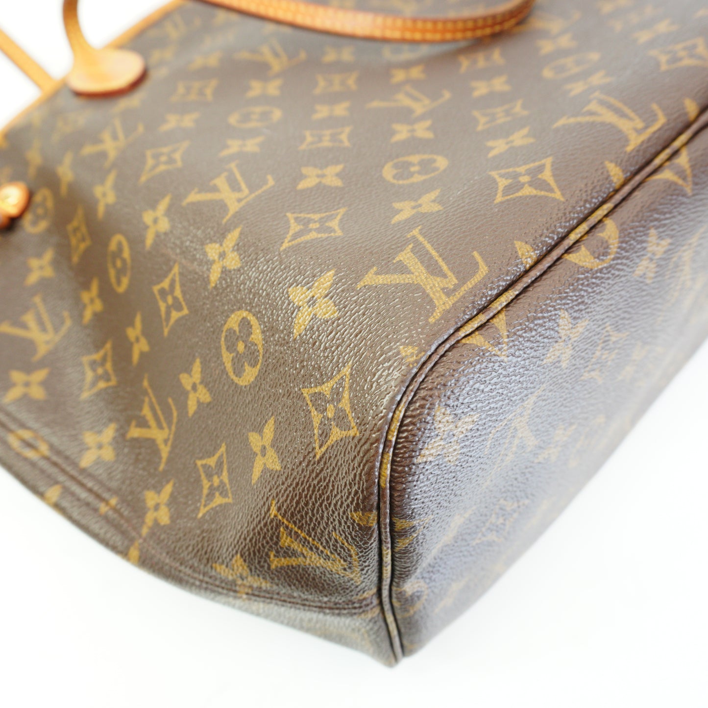 Louis Vuitton	Neverfull Tote Bag GHW MM