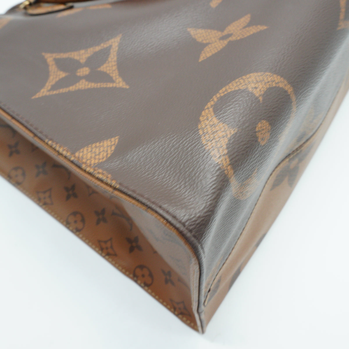 Louis Vuitton	On the Go GM Giant Monogram GHW