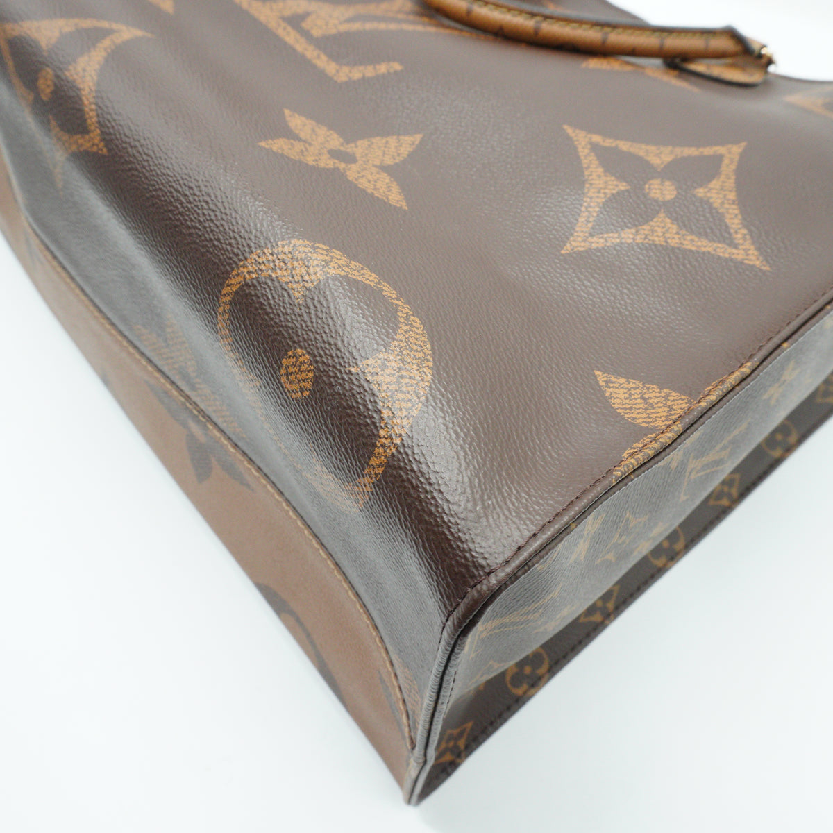 Louis Vuitton	On the Go GM Giant Monogram GHW