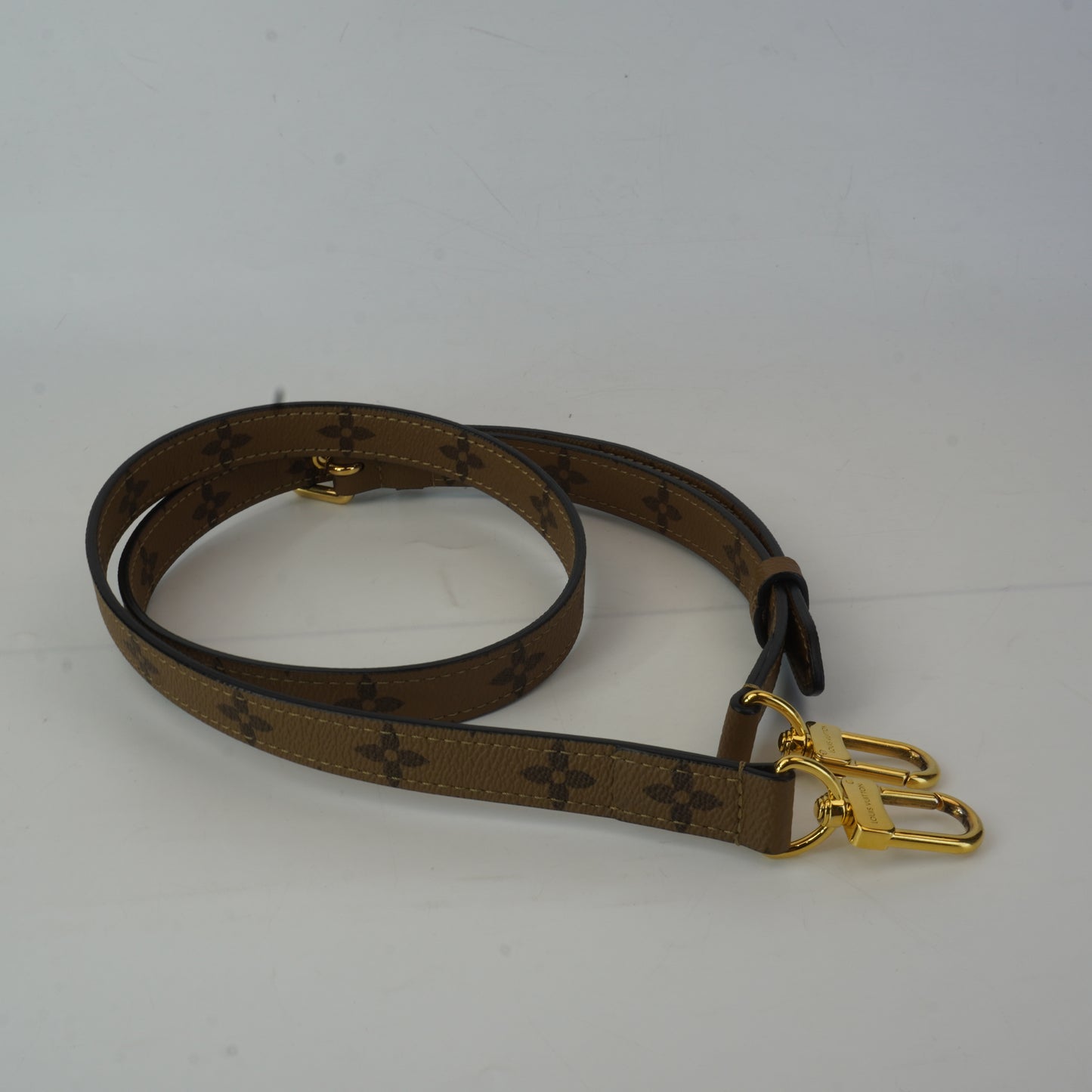 Louis Vuitton	Pochette Metis Reverse Mono