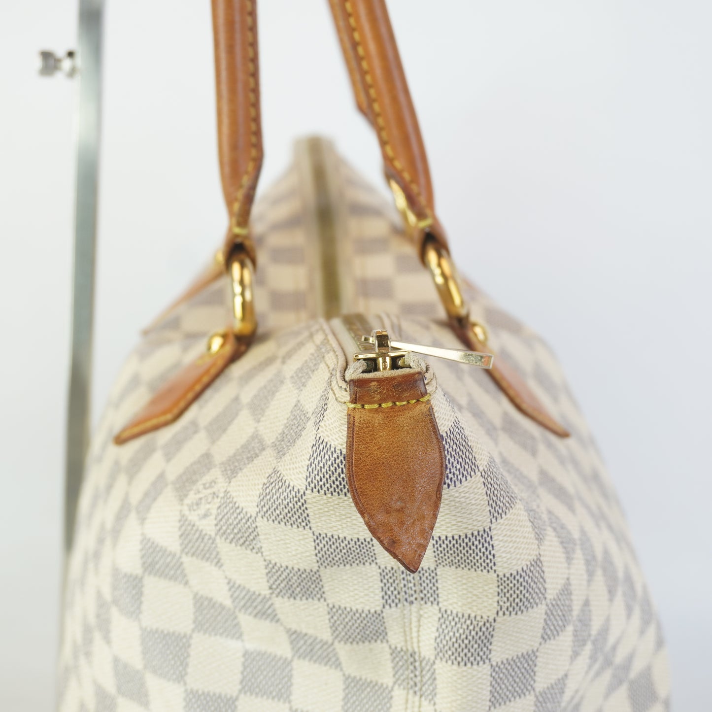 Louis Vuitton	Damier Azur Saleya MM