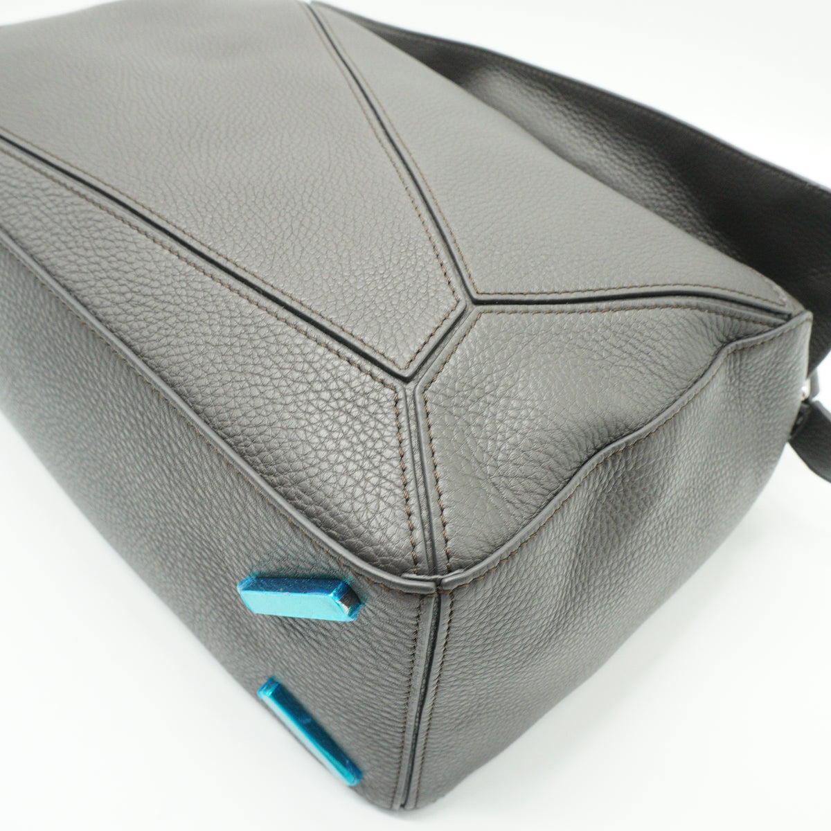 Loewe	Puzzle Large Supple Grained Calfskin Gray GHW