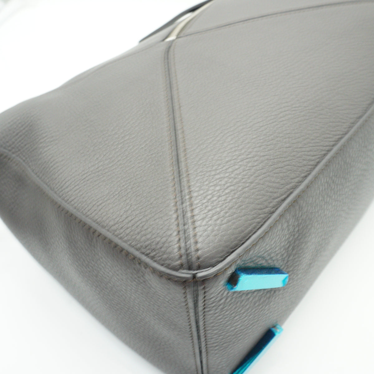 Loewe	Puzzle Large Supple Grained Calfskin Gray GHW