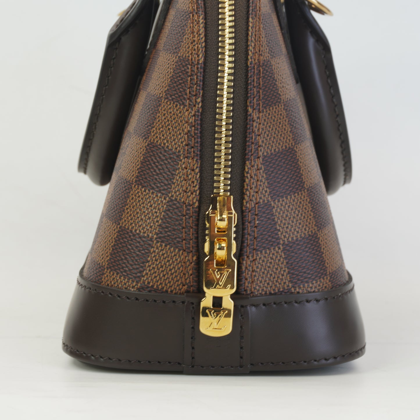 Louis Vuitton	Alma BB