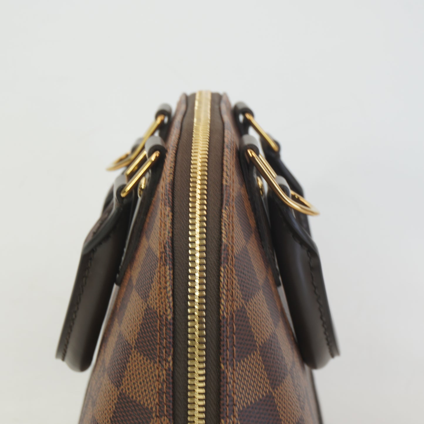 Louis Vuitton	Alma BB