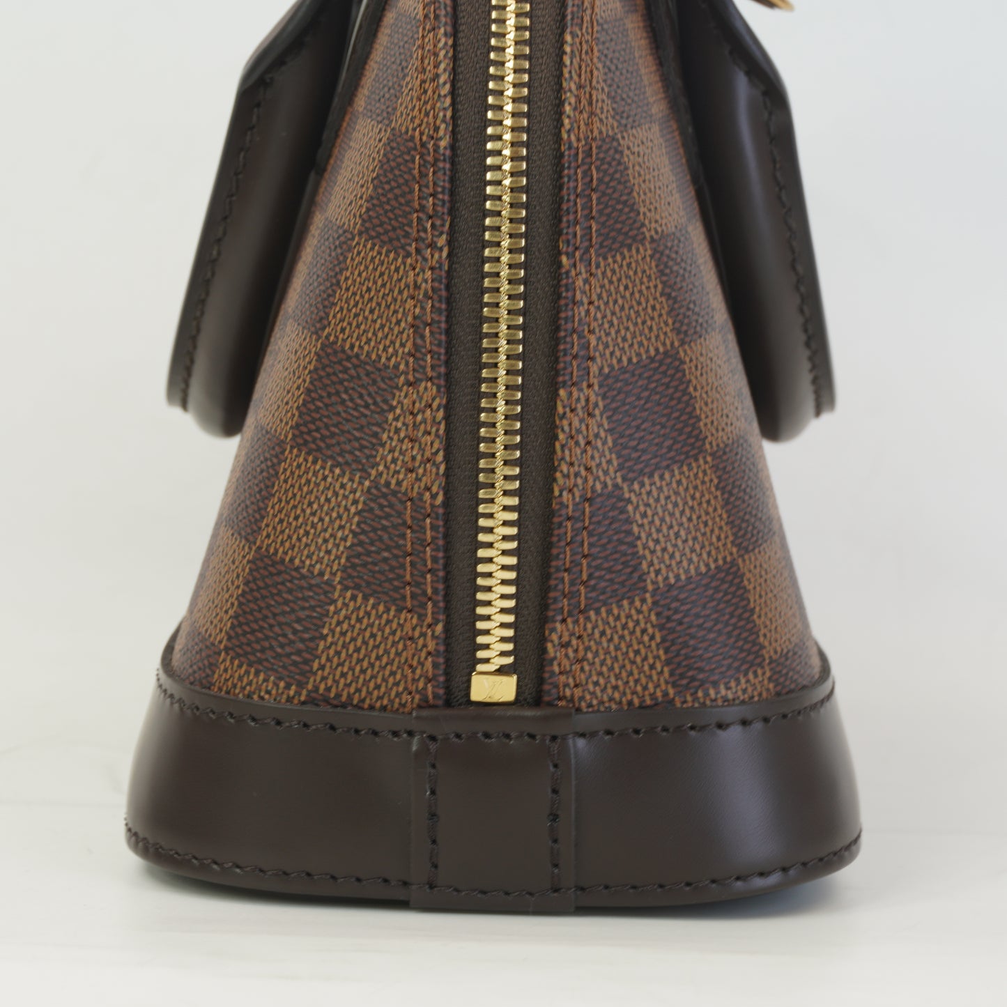 Louis Vuitton	Alma BB