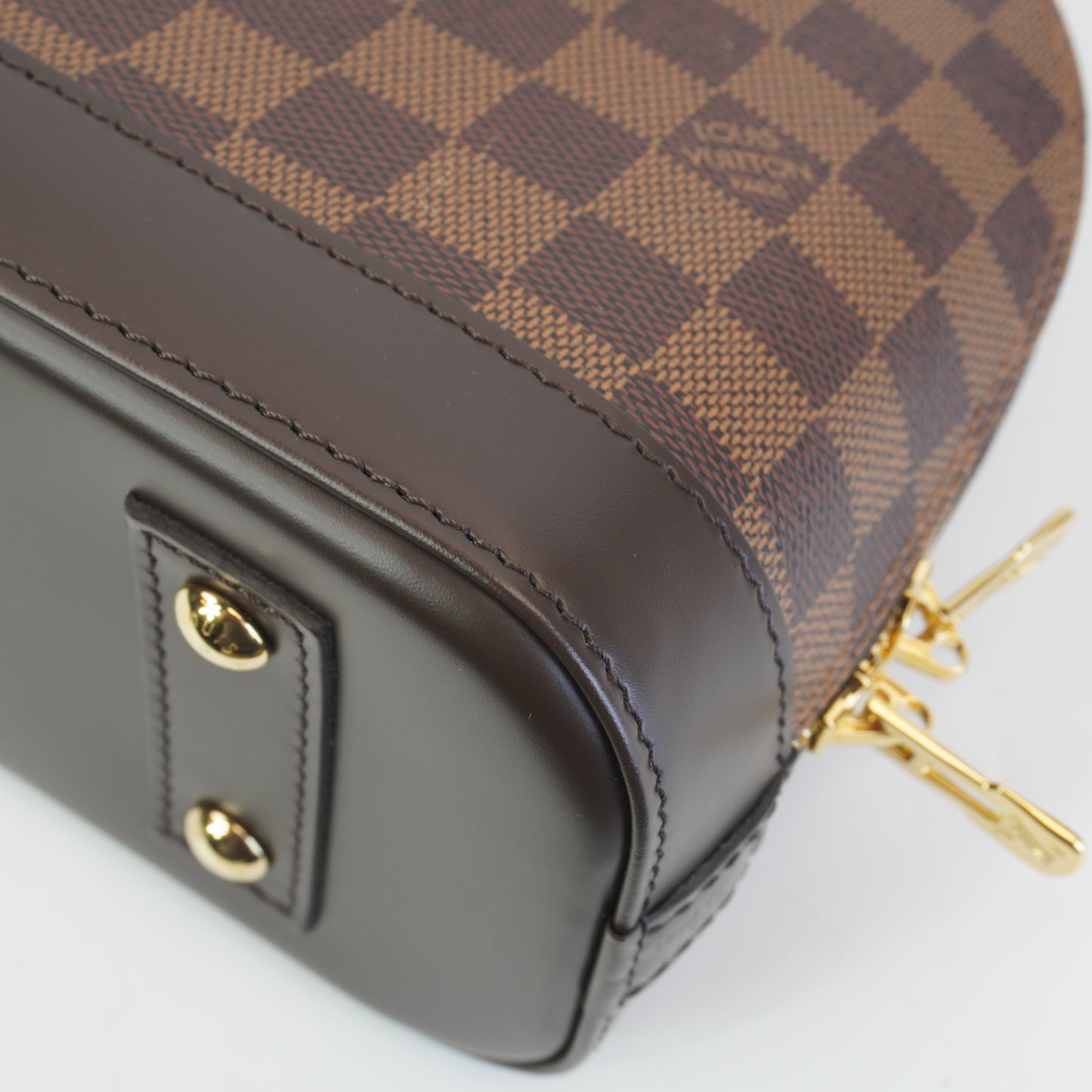 Louis Vuitton	Alma BB