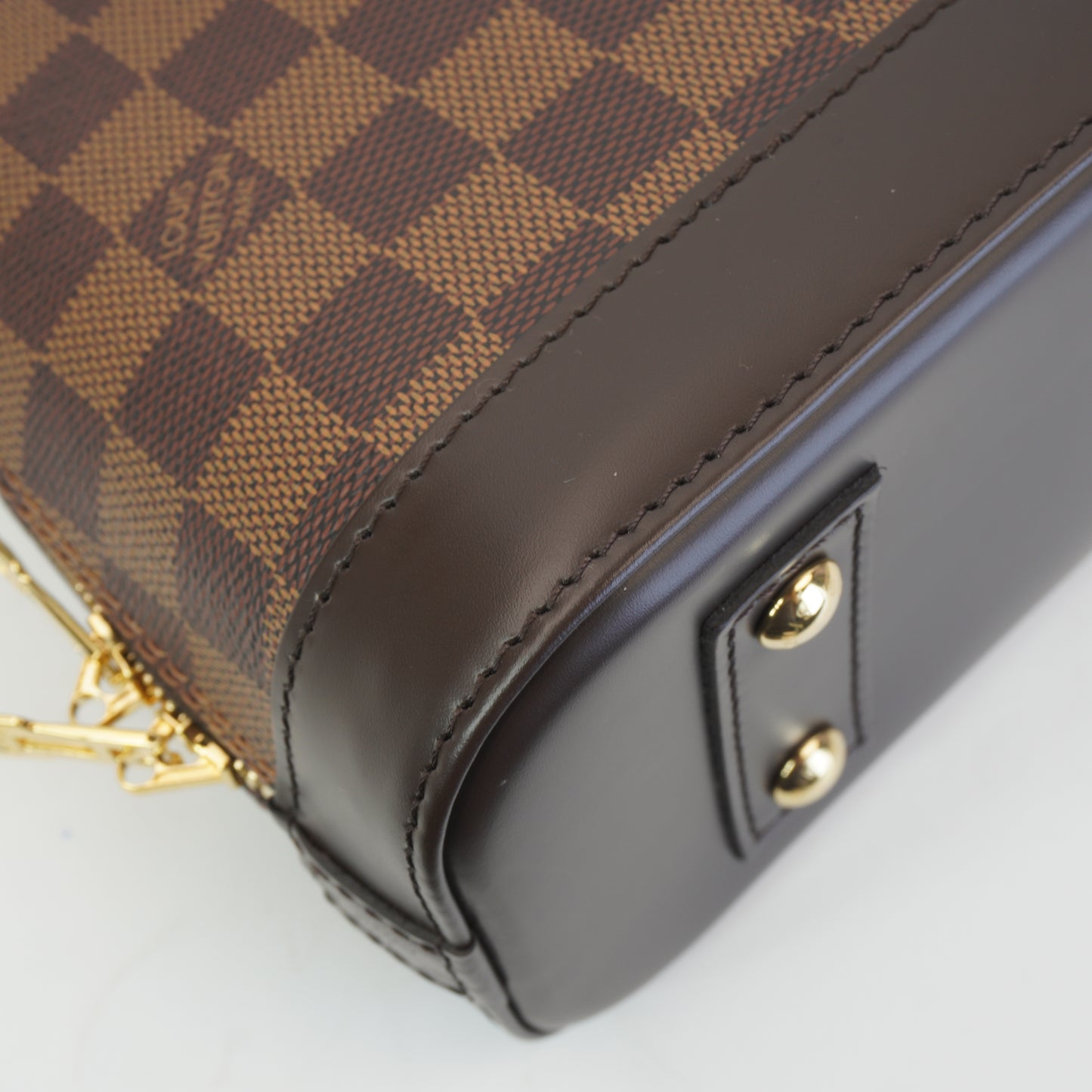 Louis Vuitton	Alma BB