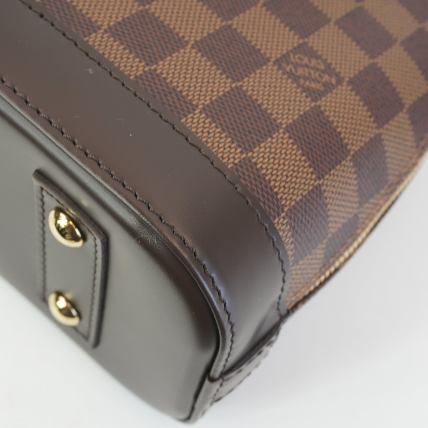 Louis Vuitton	Alma BB