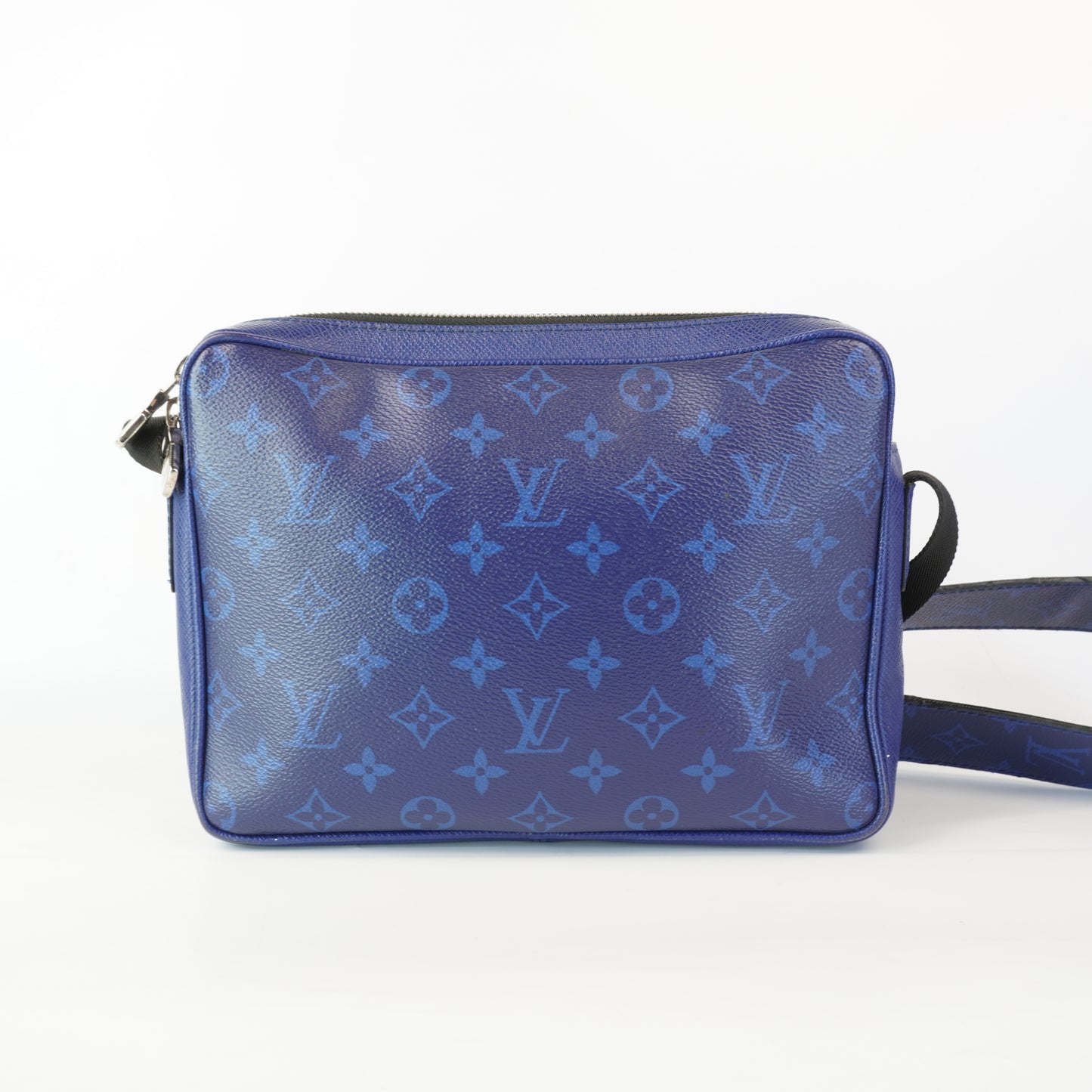 Louis Vuitton	Outdoor Messenger Bag Taigarama