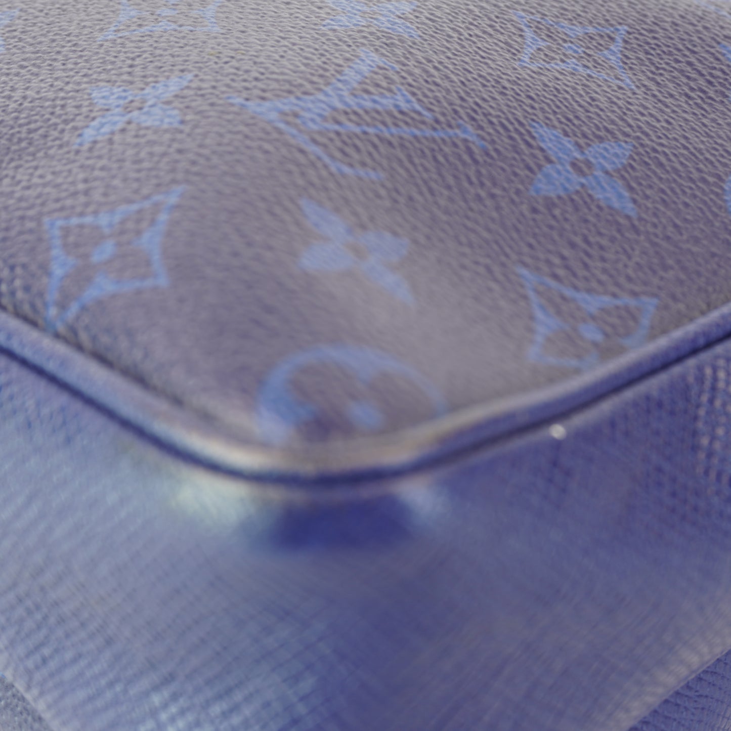 Louis Vuitton	Outdoor Messenger Bag Taigarama