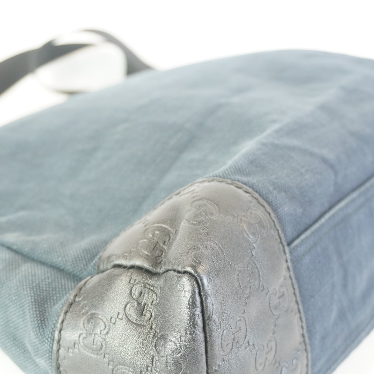 Gucci Messenger Bag SHW Medium
