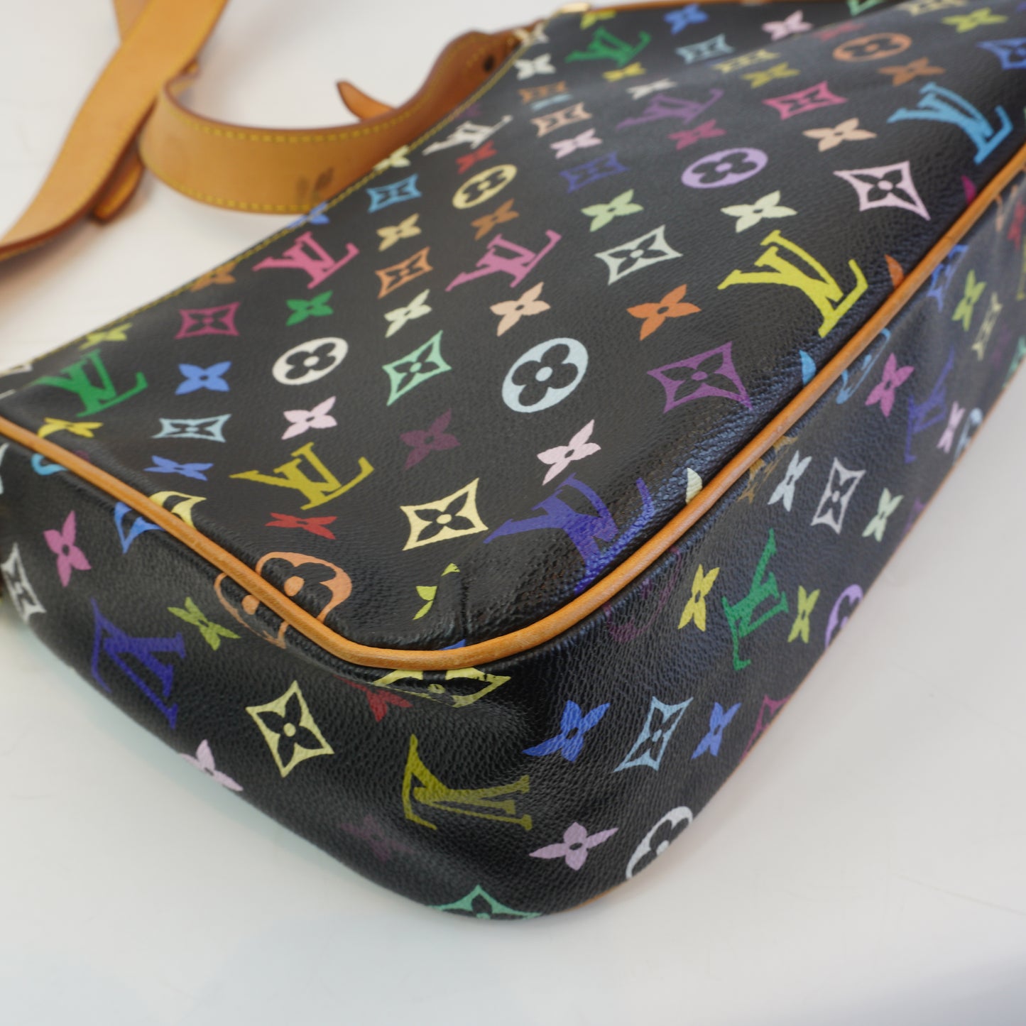 Louis Vuitton	Monogram MUlticolore Lodge Bag GHW Medium