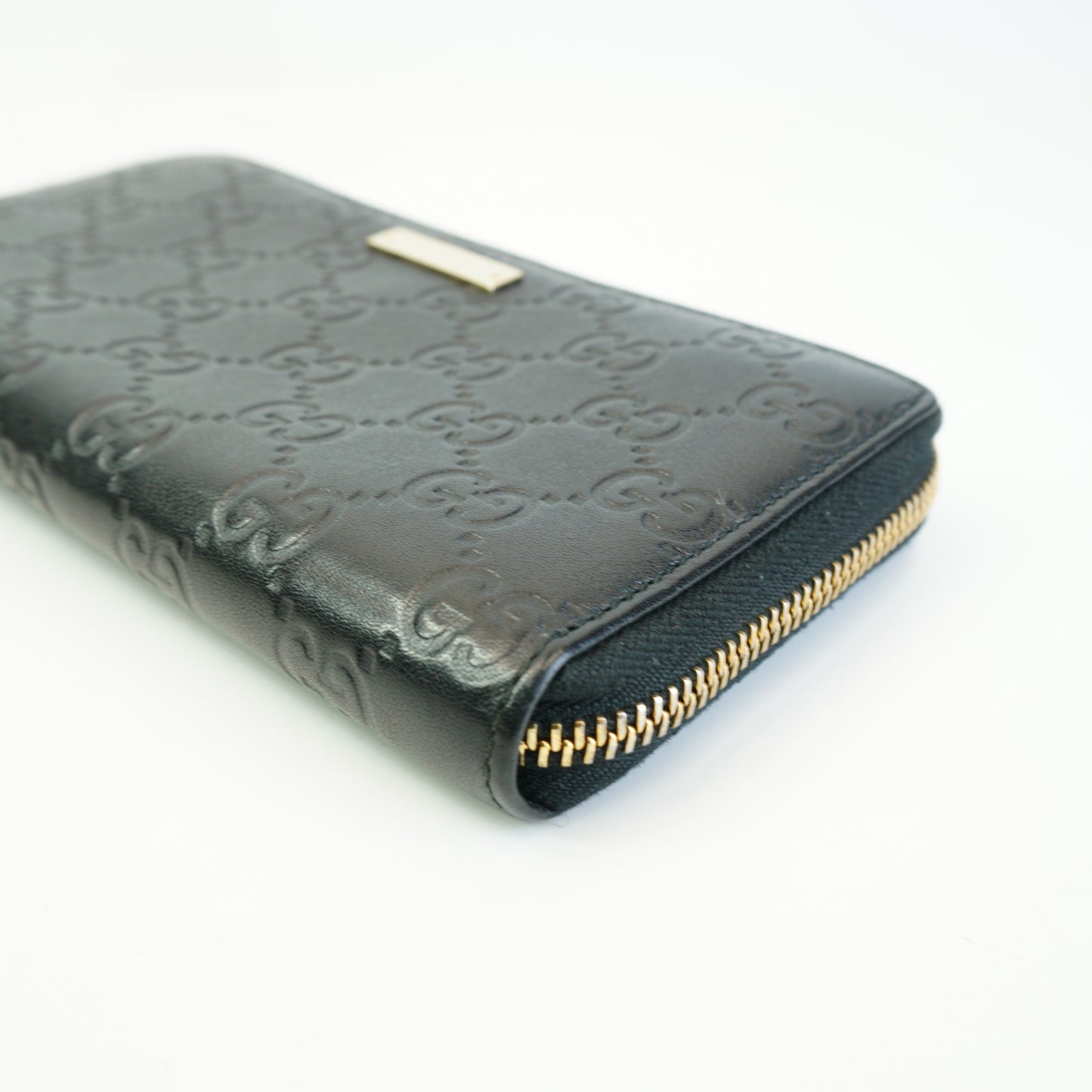 Gucci	Guccissima Margaux Metal Zip Around Wallet Black GHW