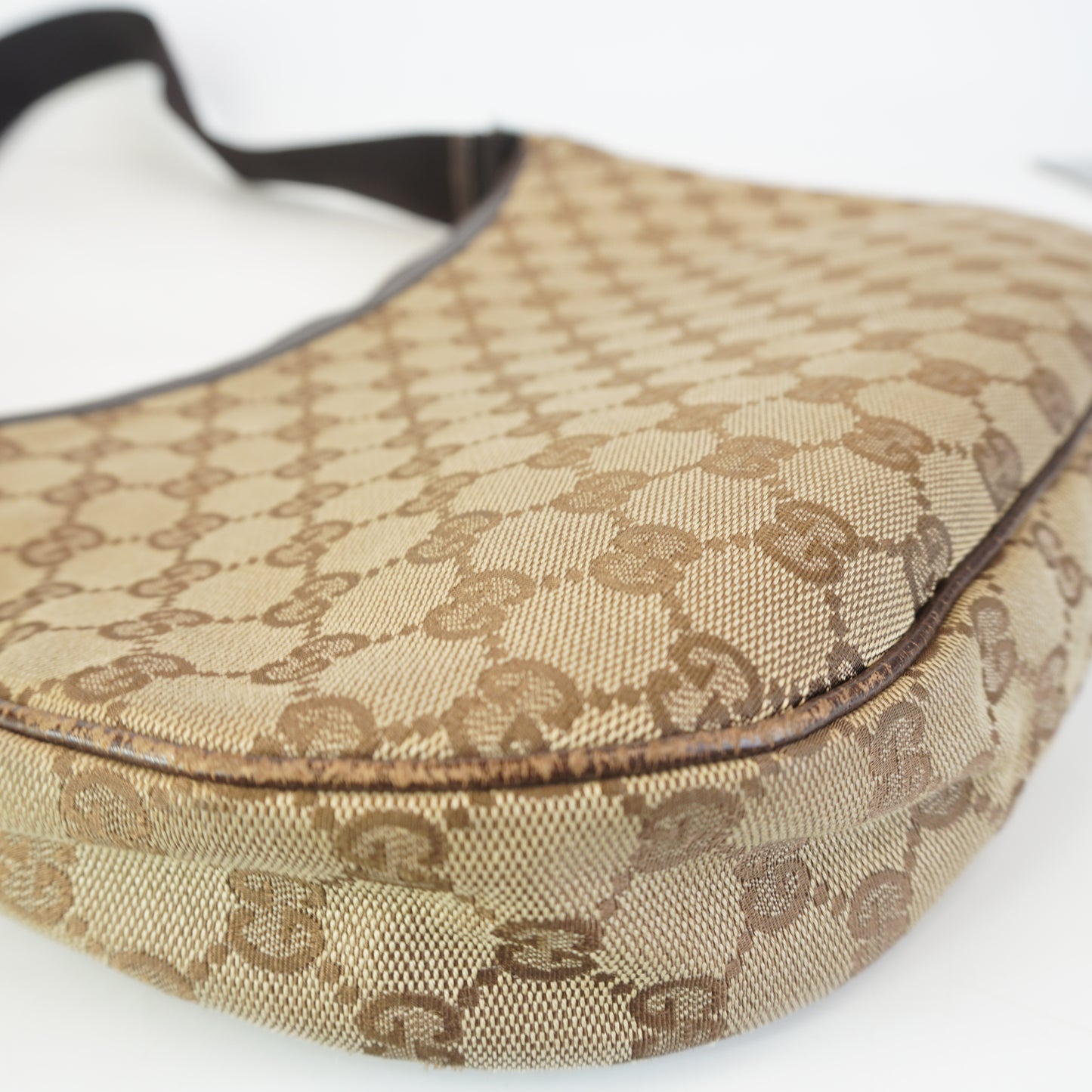 Gucci Messenger Bag SHW Medium