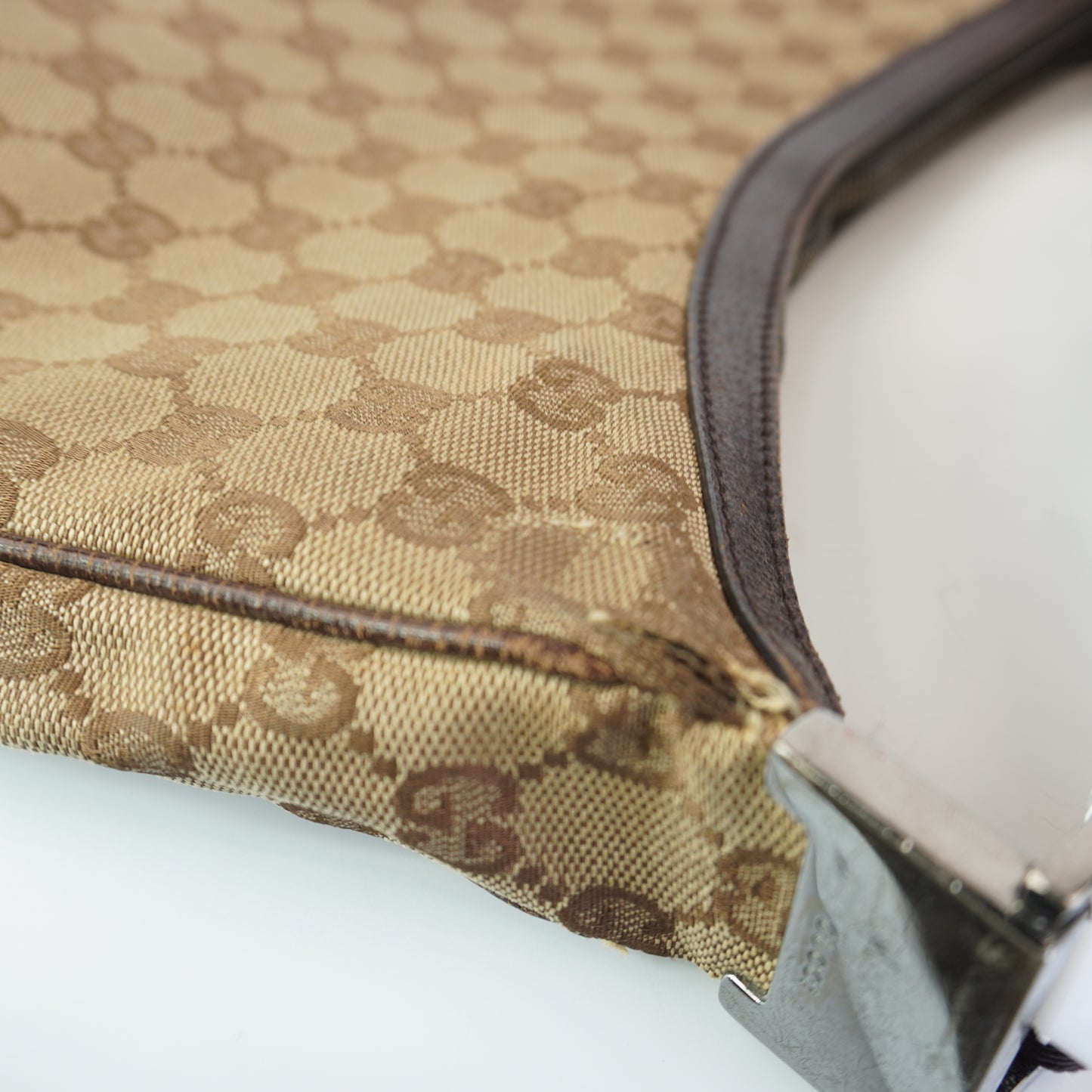 Gucci Messenger Bag SHW Medium