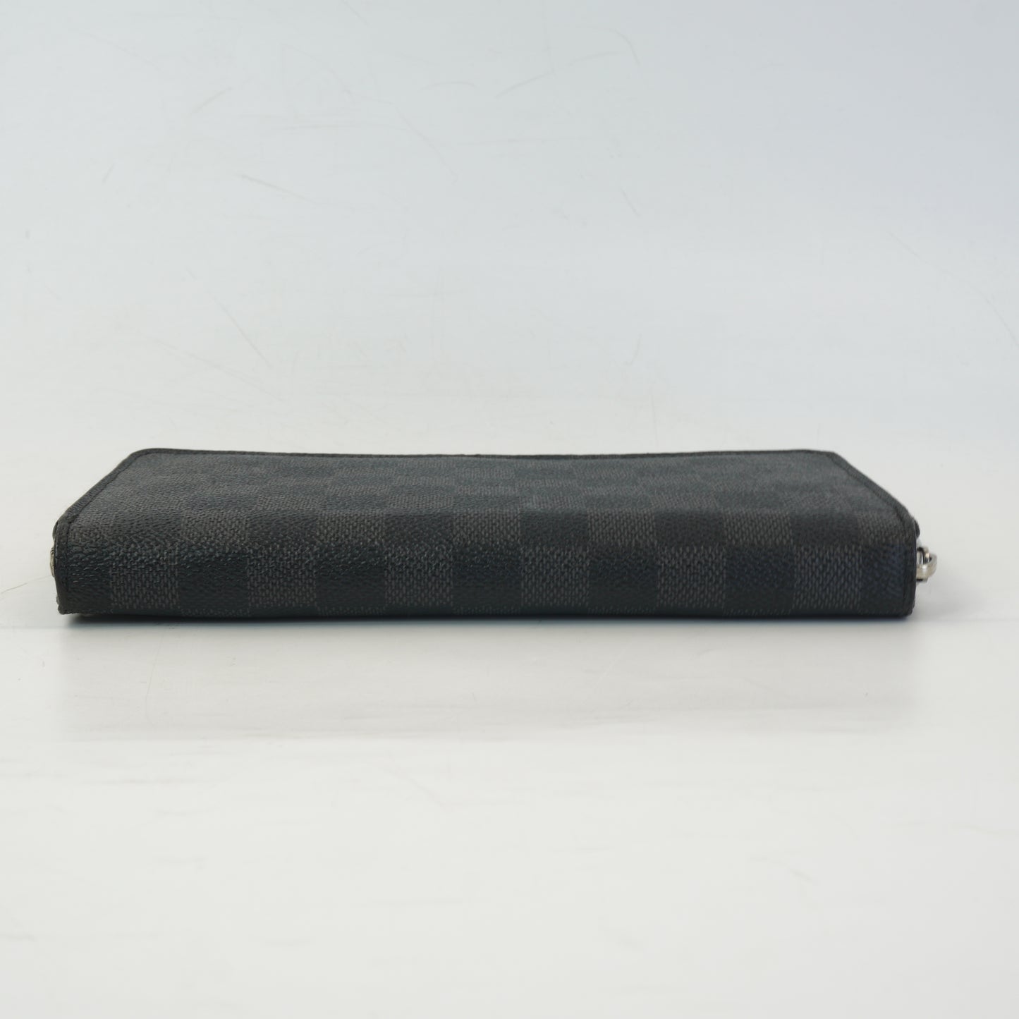 Louis Vuitton	Damier Graphite Zippy Wallet