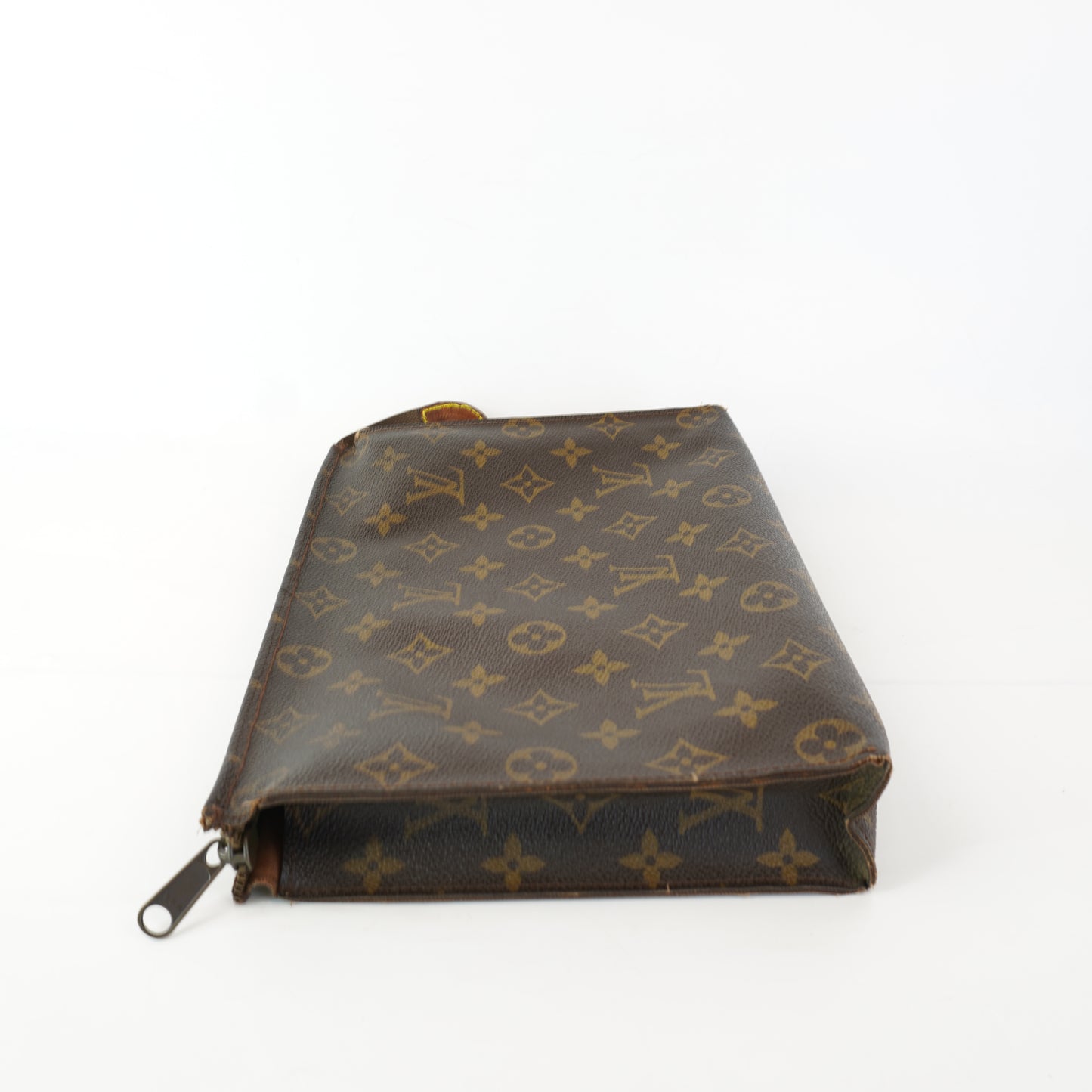 Louis Vuitton	Toiletry Pouch 26 Mono