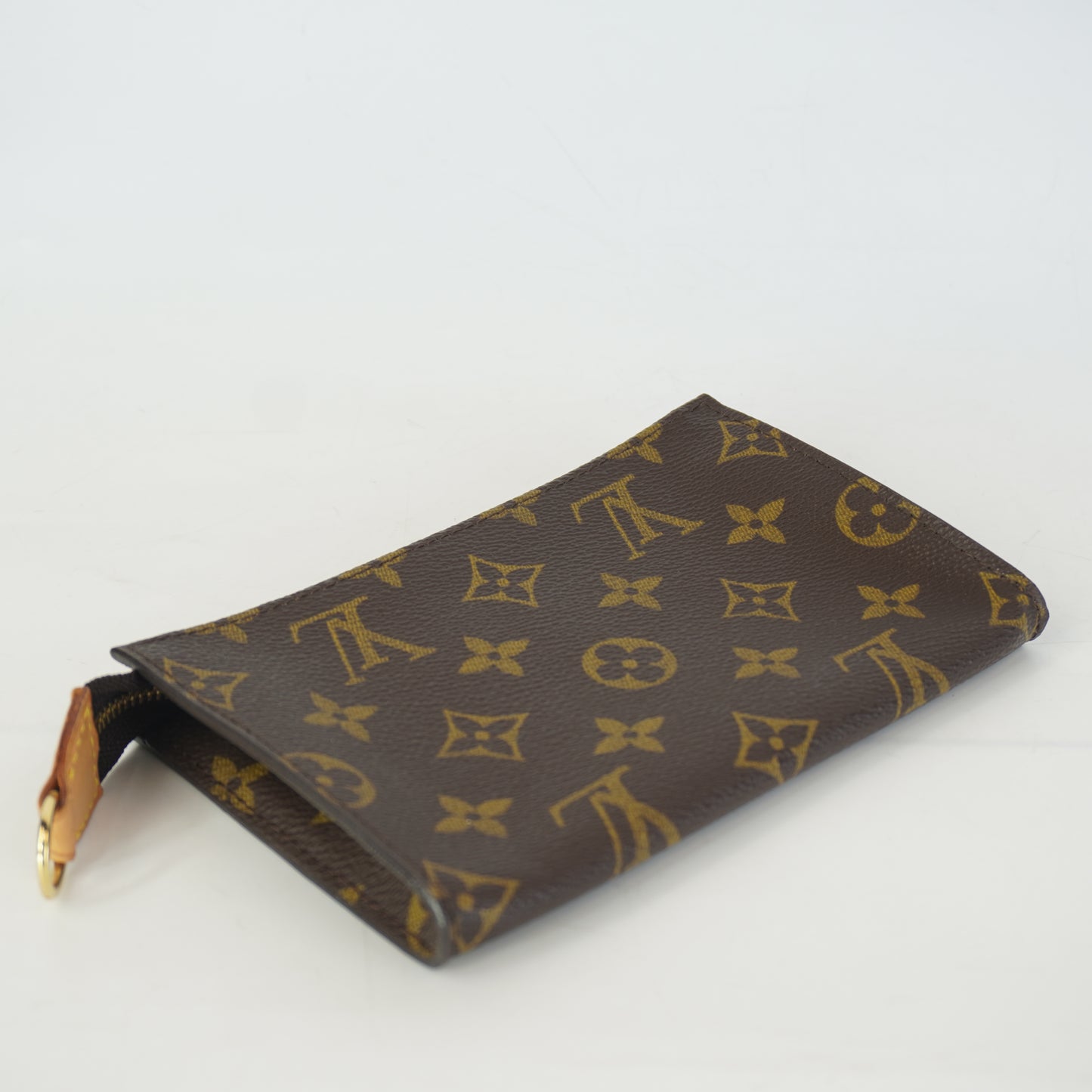 Louis Vuitton	Passport Cover Mono Canvas