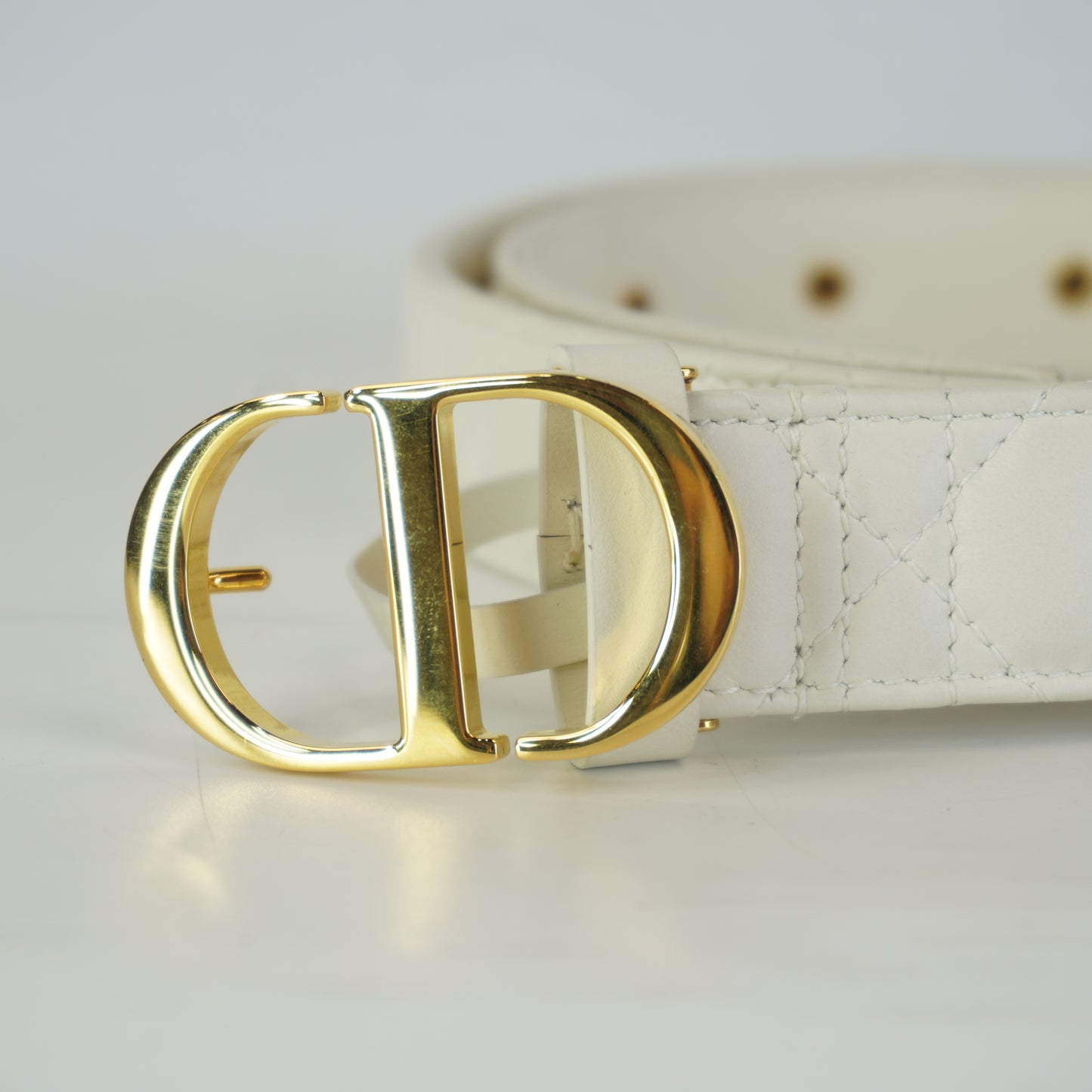 Dior	30 Montaigne Belt White