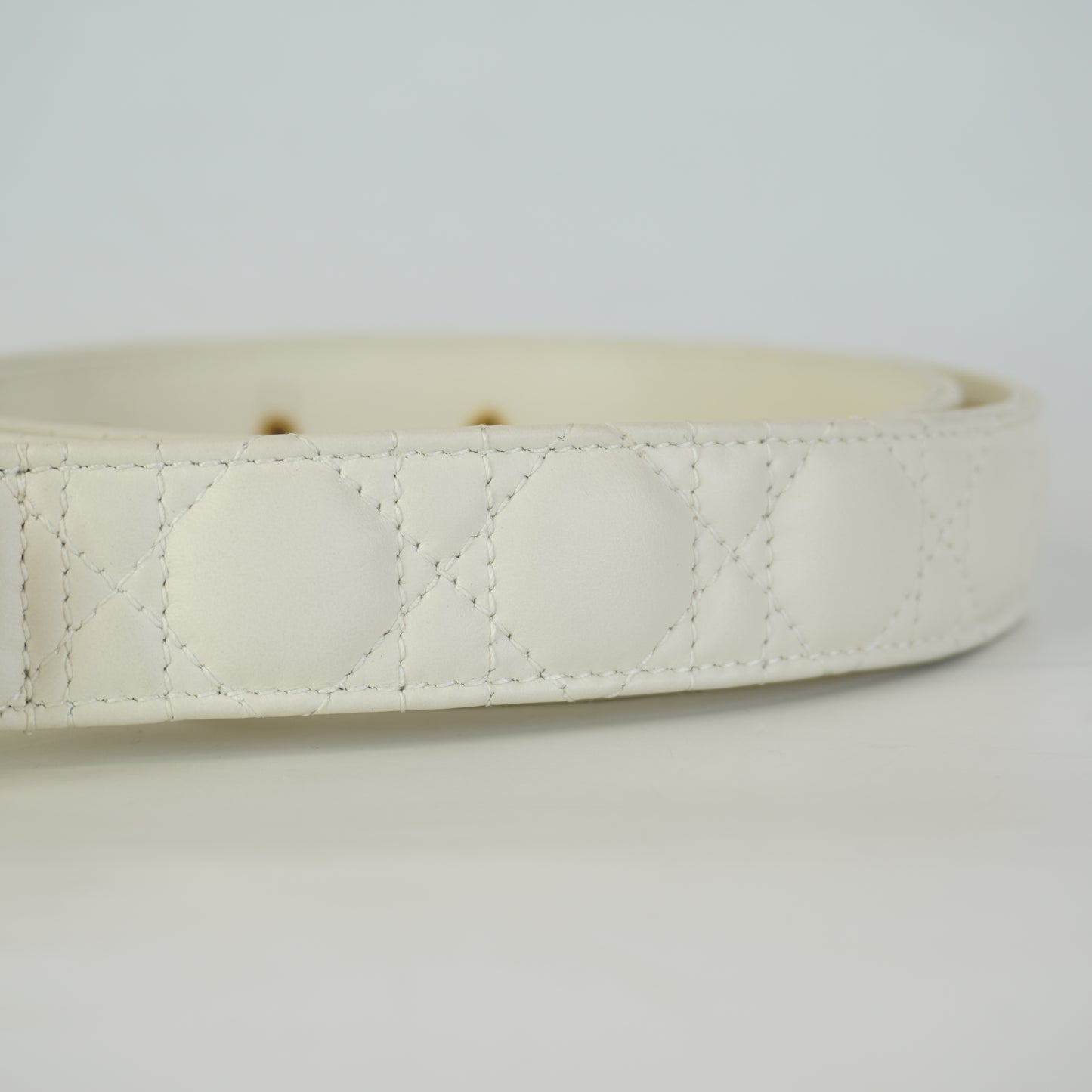 Dior	30 Montaigne Belt White