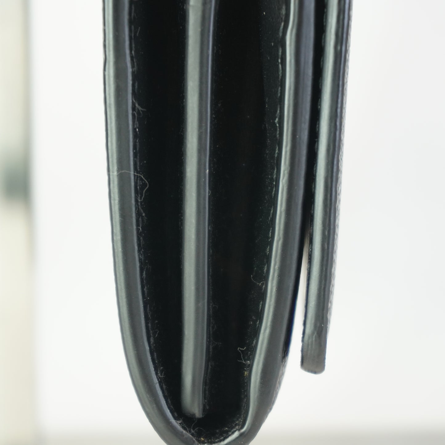 Burberry	Henley Leather Crossbody Bag Black
