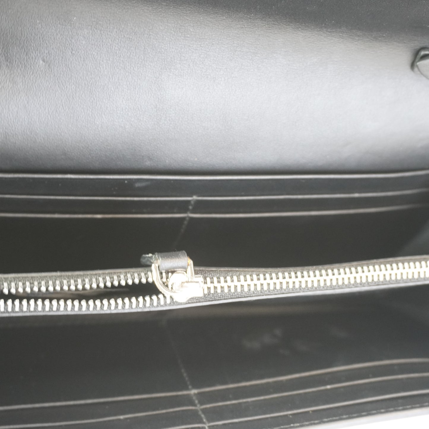 Burberry	Henley Leather Crossbody Bag Black