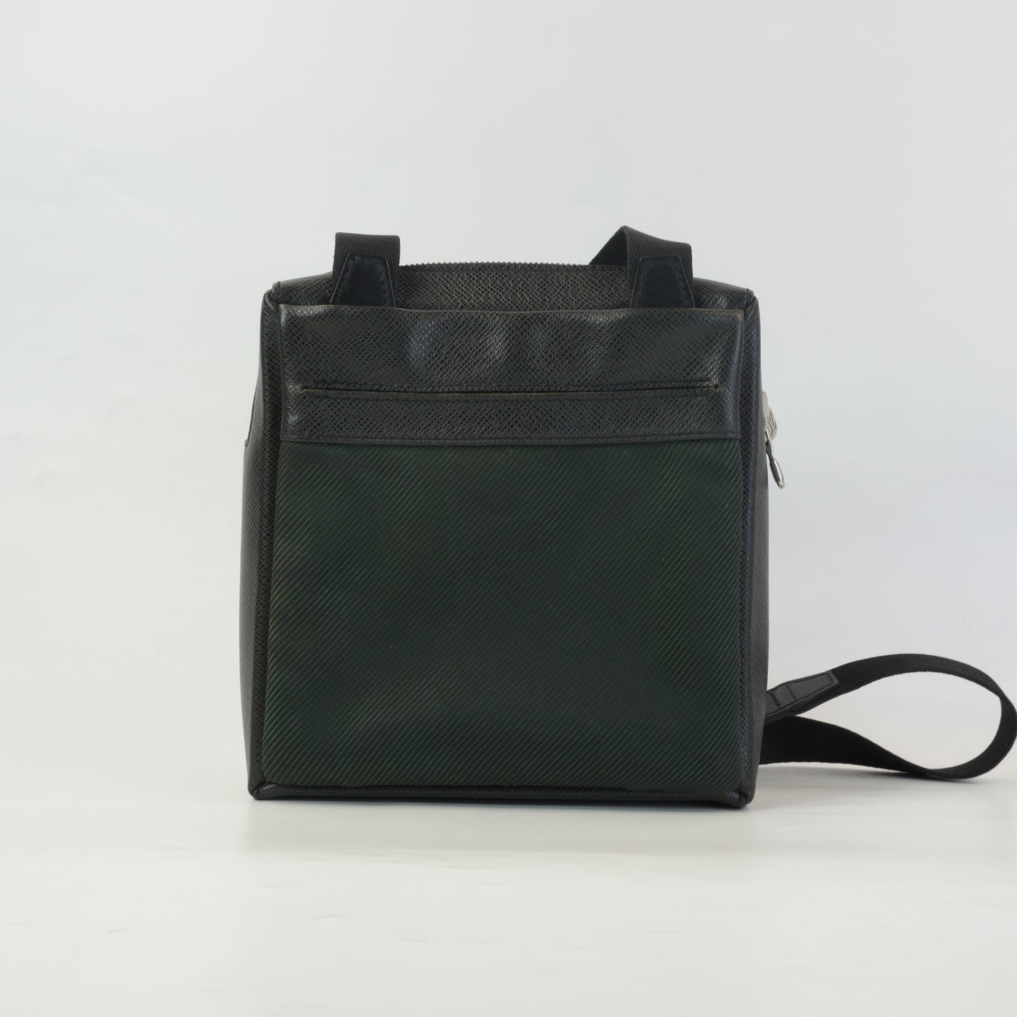Louis Vuitton	Taiga Sayan shoulder bag SHW Small
