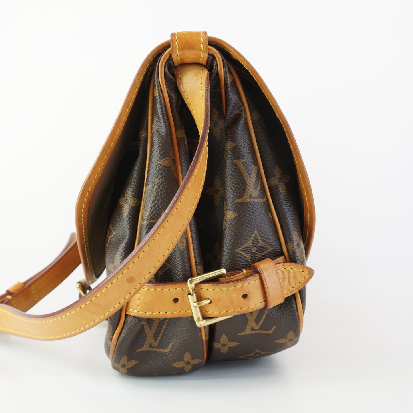 Louis Vuitton	Saumur 30
