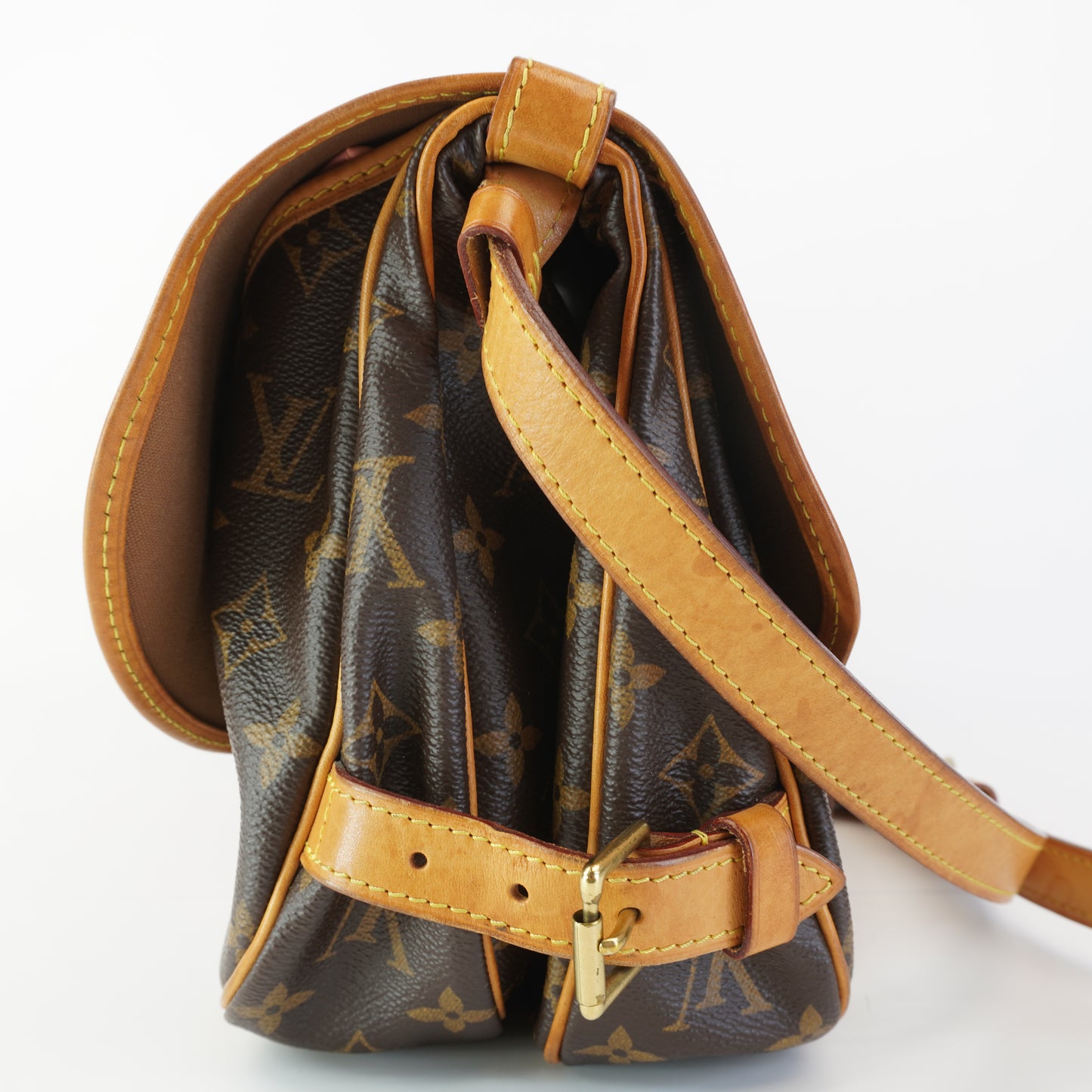 Louis Vuitton	Saumur 30