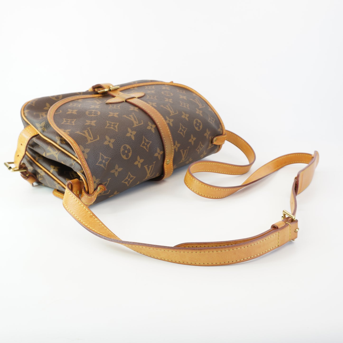 Louis Vuitton	Saumur 30