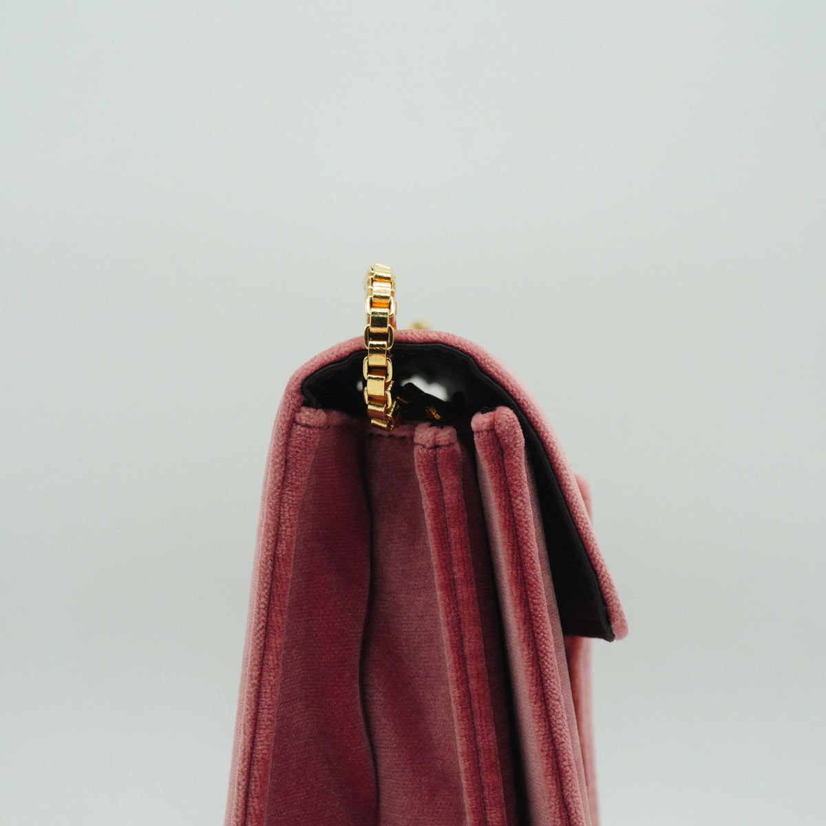 Salvatore Ferragamo	Thalis Flap Bag Suade Small GHW
