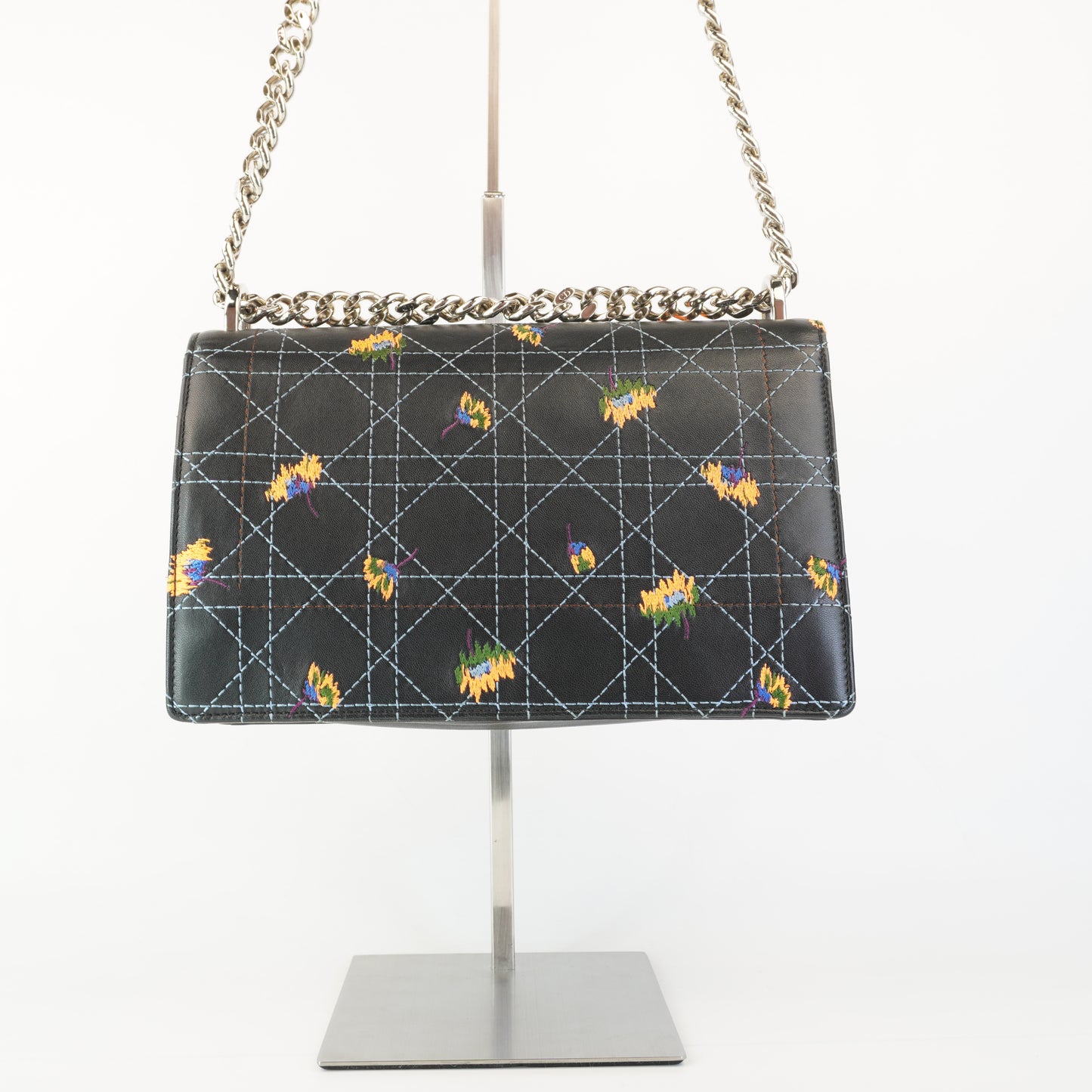 Dior	Diorama