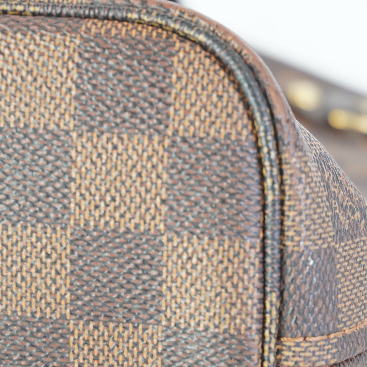 Louis Vuitton	Neverfull Tote DE PM GHW