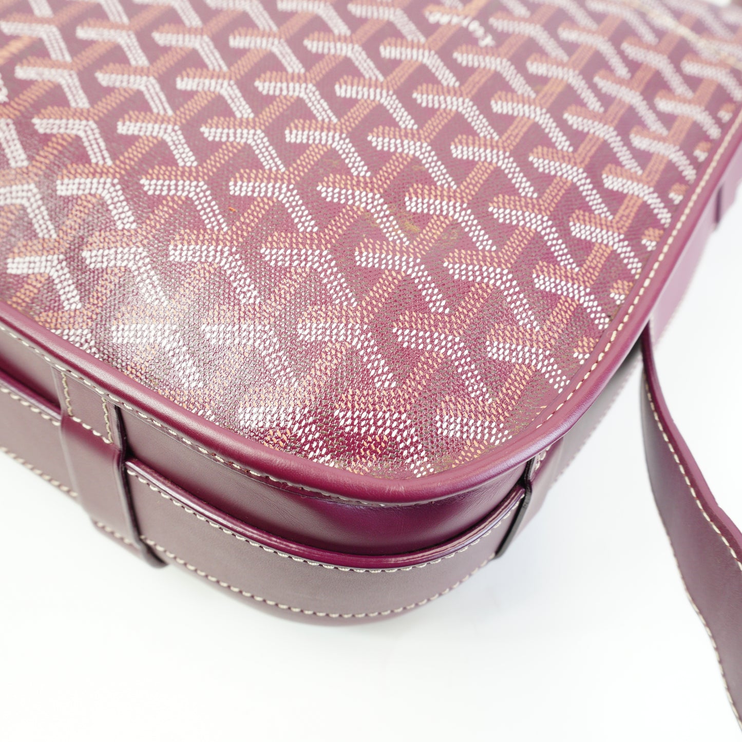 Goyard	Belveere Messenger Bag Burgundy Medium SHW