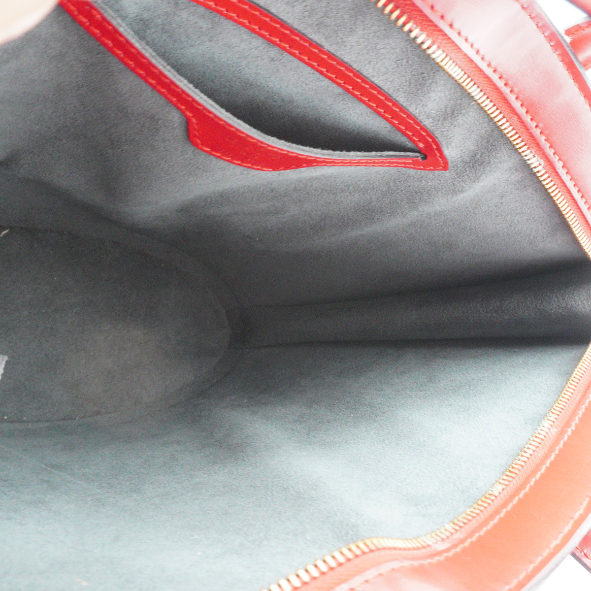 Louis Vuitton	Epi Saint Jacques PM Red GHW